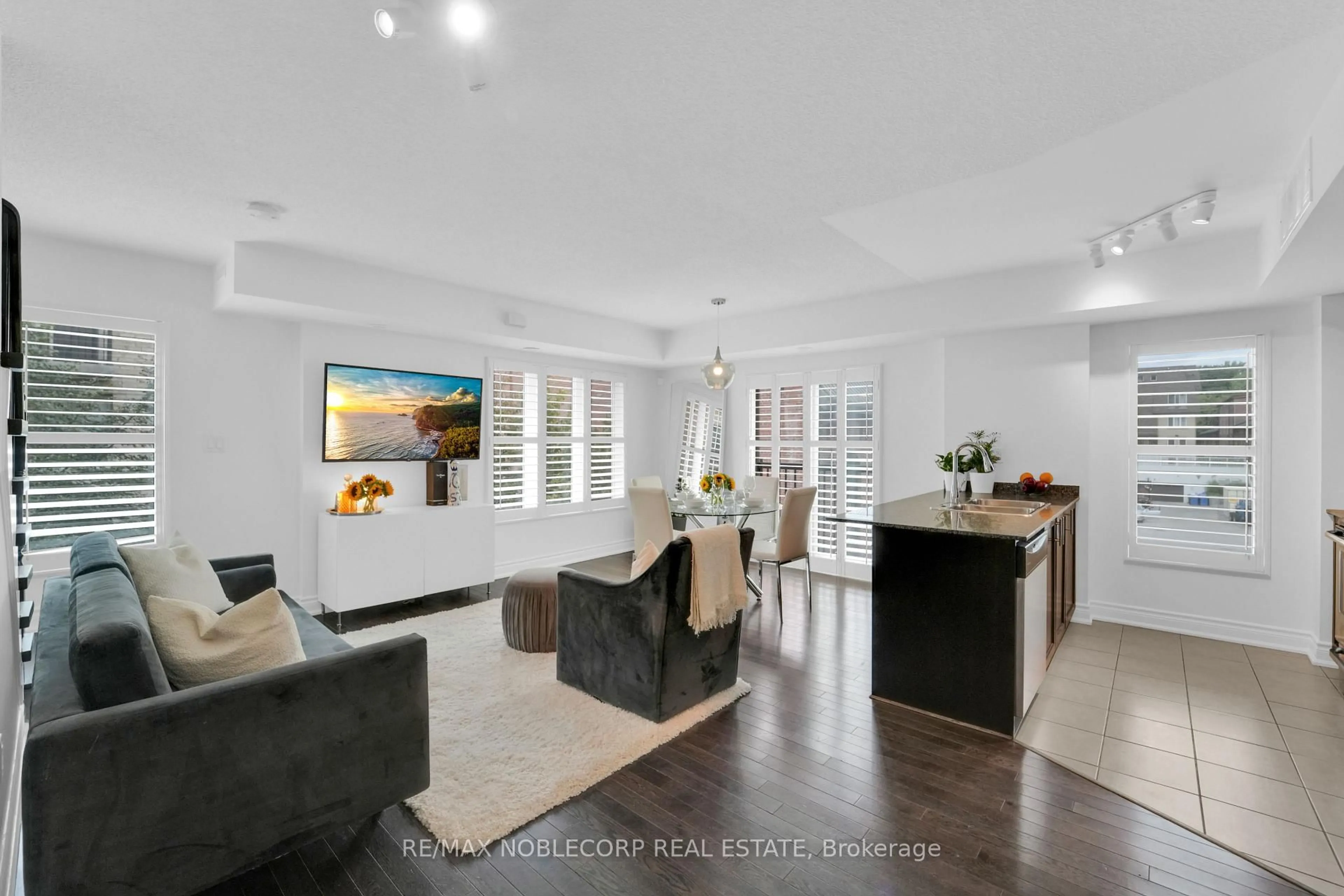 Open concept kitchen, unknown for 13 Foundry Ave #239, Toronto Ontario M6H 0A9