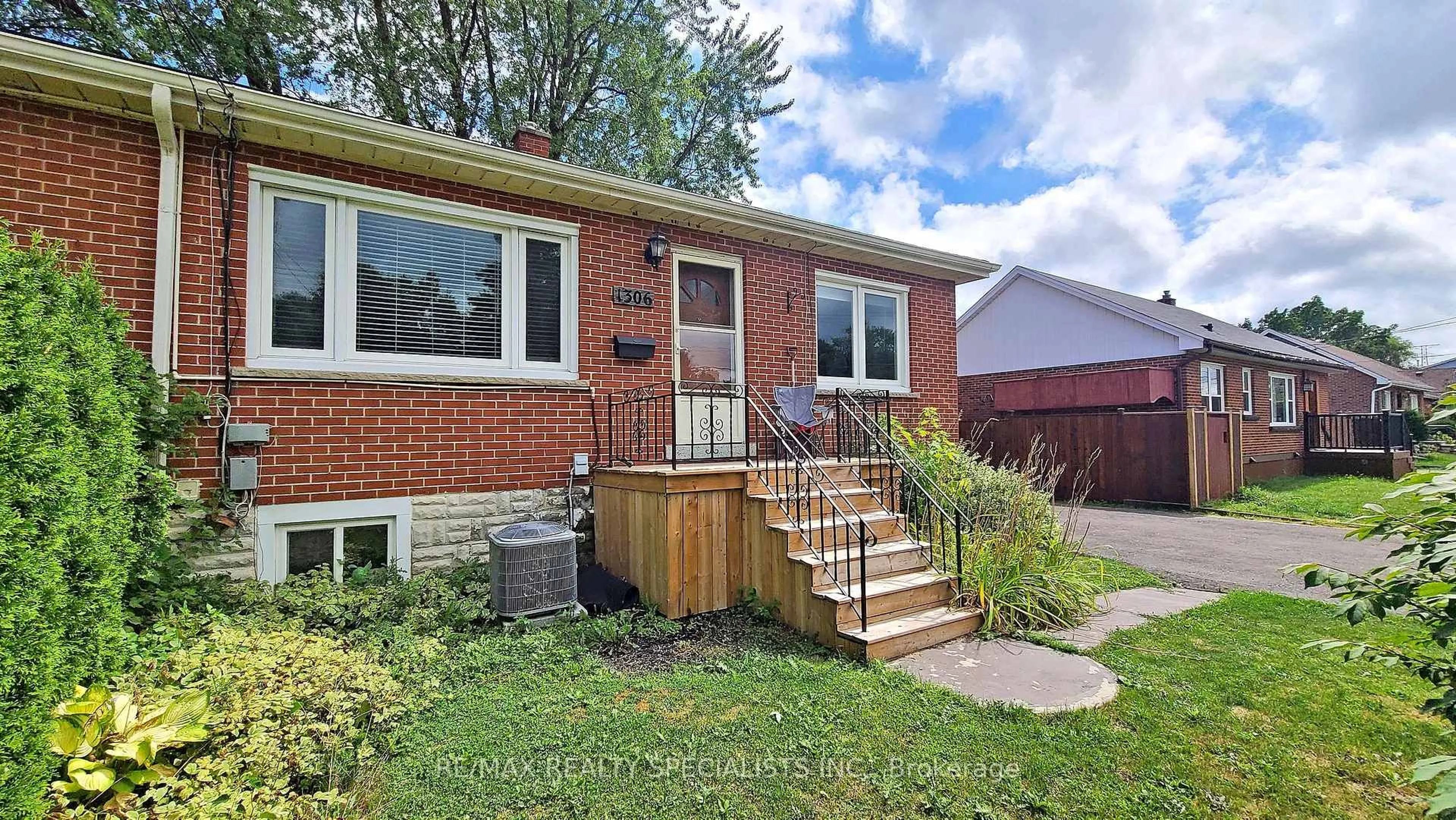 Home with brick exterior material, street for 1306 Leighland Rd, Burlington Ontario L7R 3S5