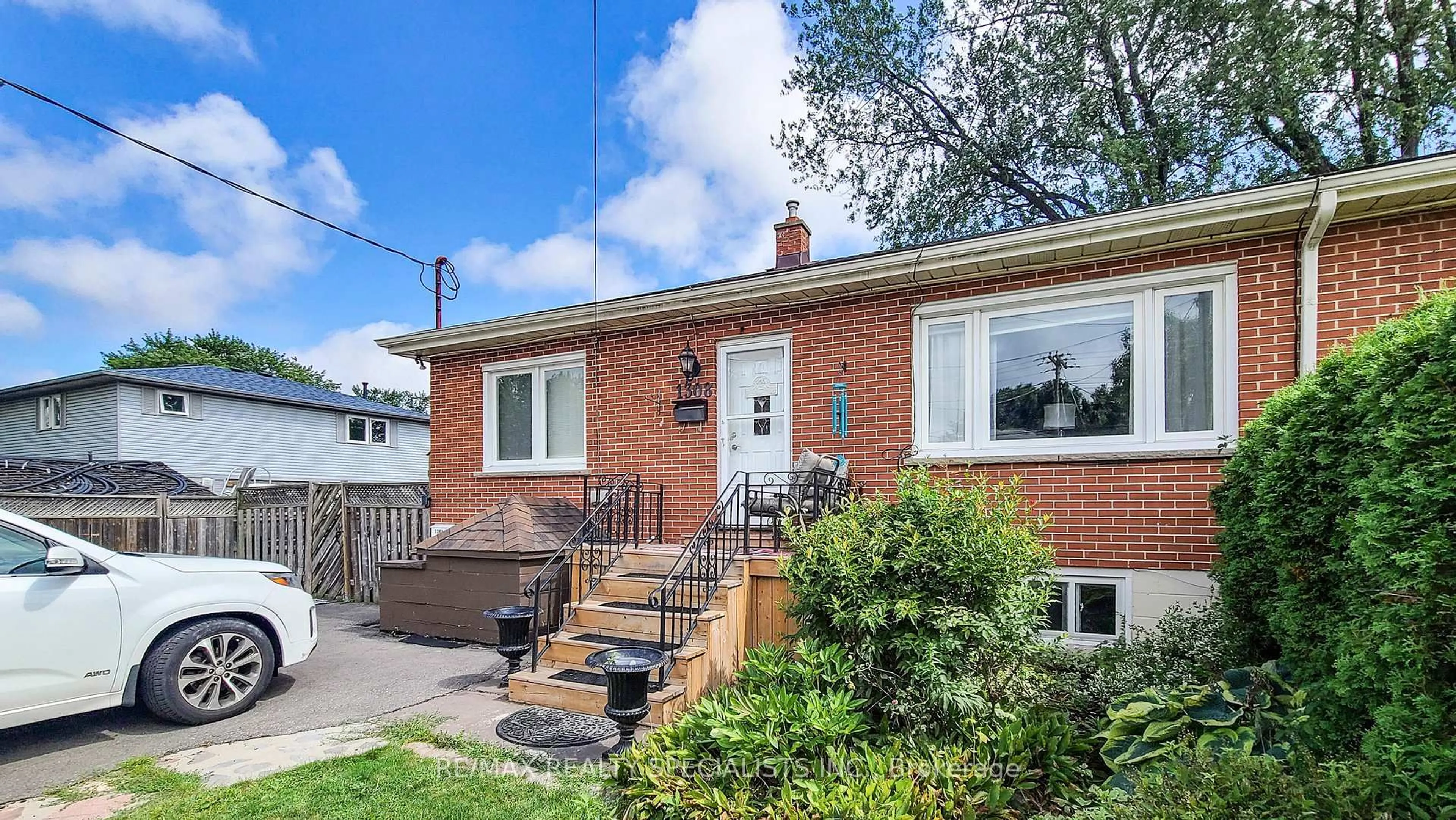 Home with brick exterior material, street for 1308 Leighland Rd, Burlington Ontario L7R 3S5