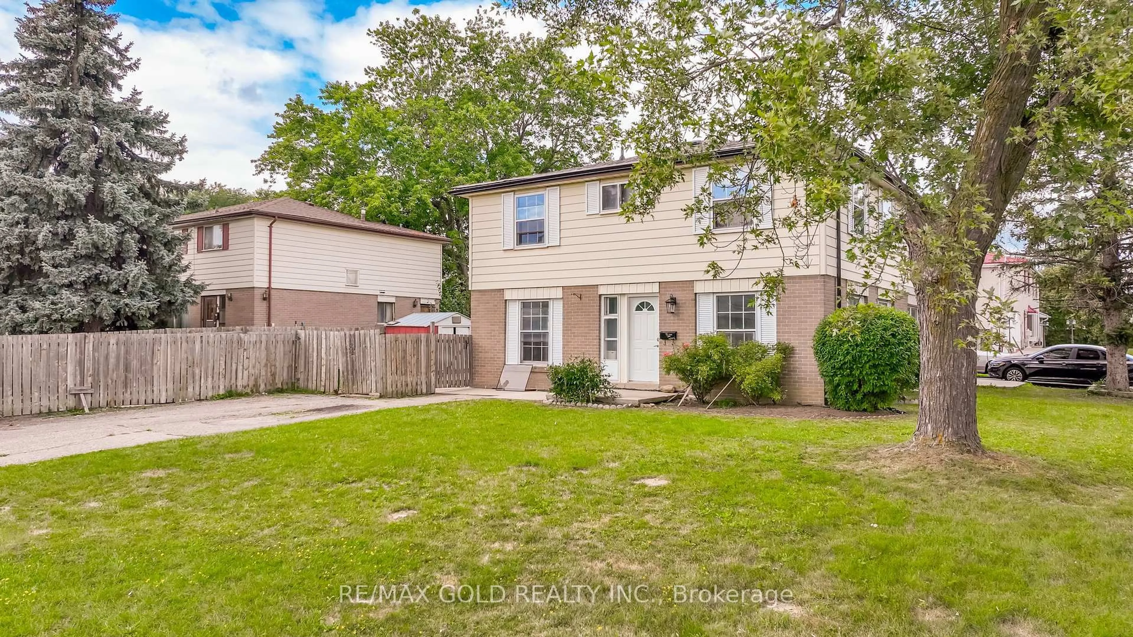 Home with vinyl exterior material, street for 66 Danesbury Cres, Brampton Ontario L6T 1T3
