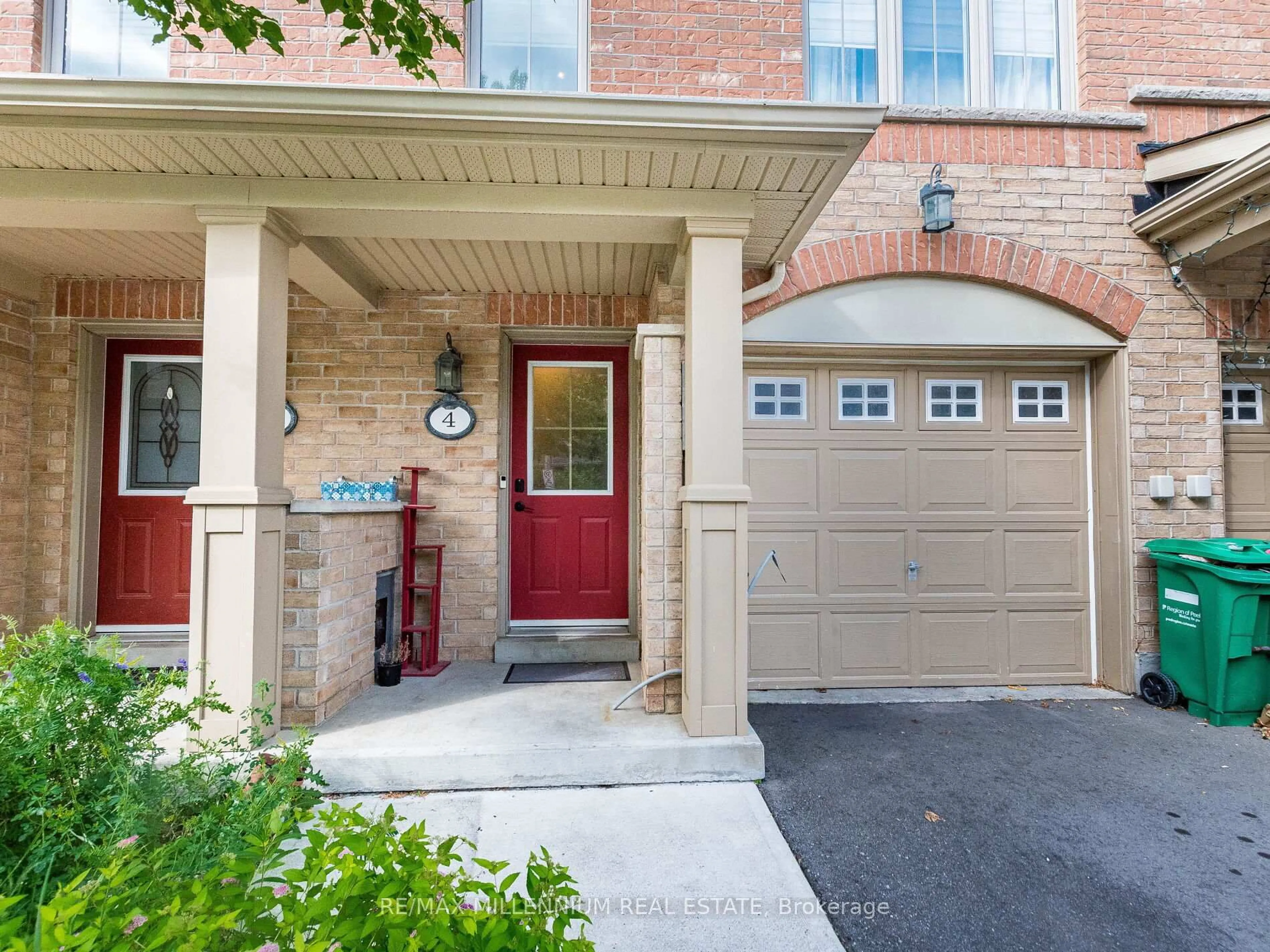 Unknown for 4 Cailiff St, Brampton Ontario L6Y 0P9