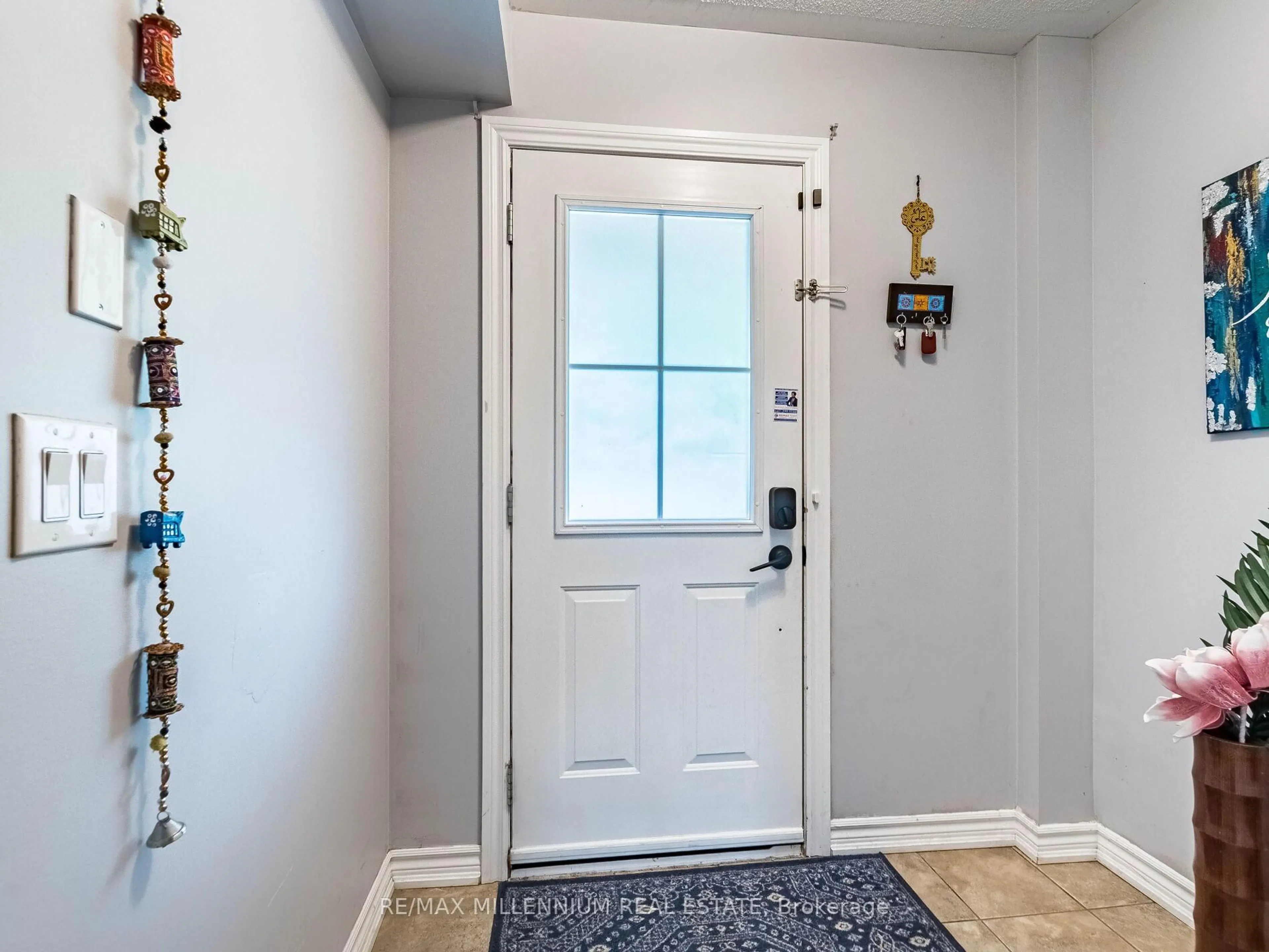 Indoor entryway for 4 Cailiff St, Brampton Ontario L6Y 0P9