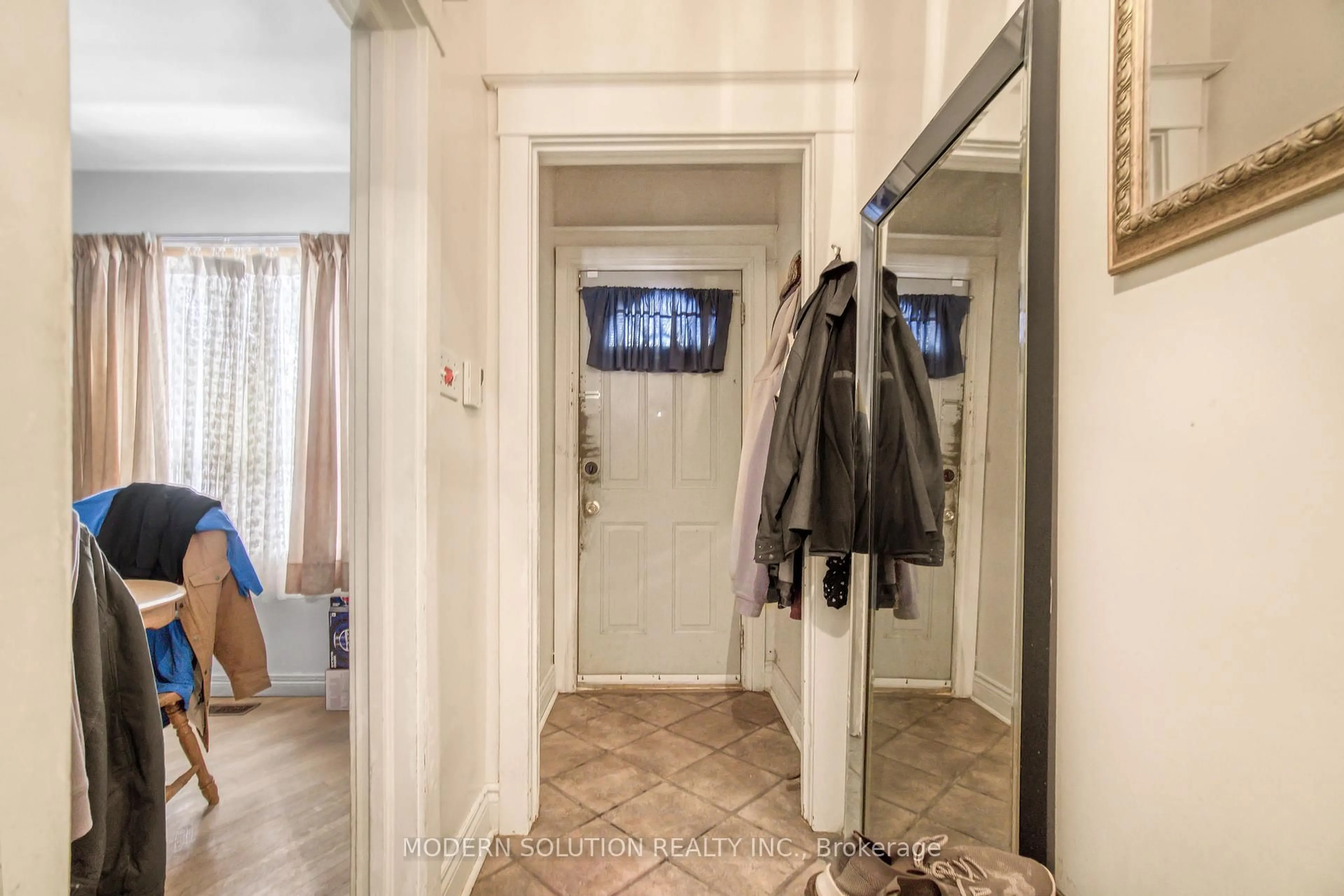 Indoor entryway for 2 Rockwell Ave, Toronto Ontario M6N 1N3