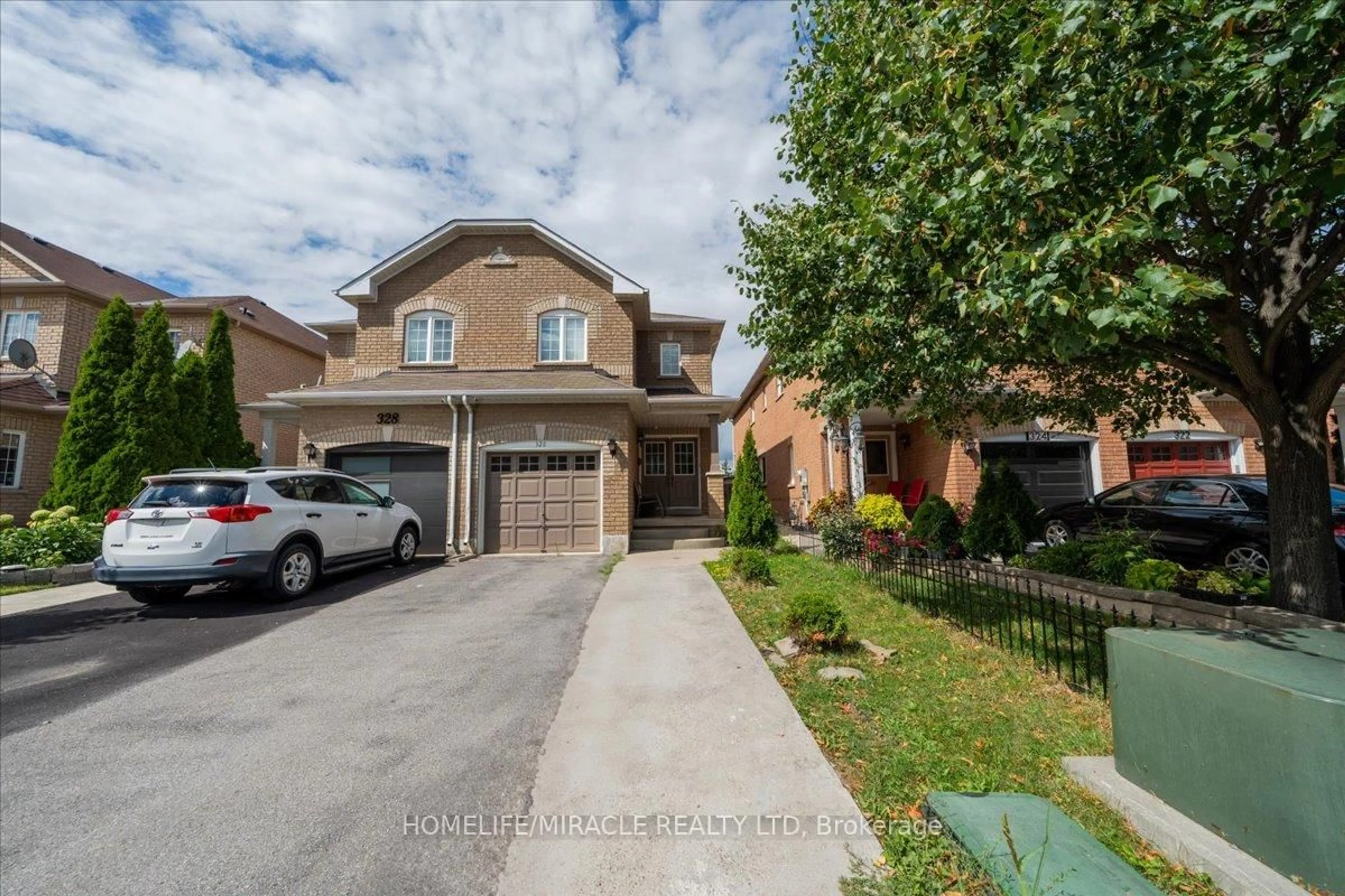 A pic from outside/outdoor area/front of a property/back of a property/a pic from drone, street for 326 Albright Rd, Brampton Ontario L6X 0H8