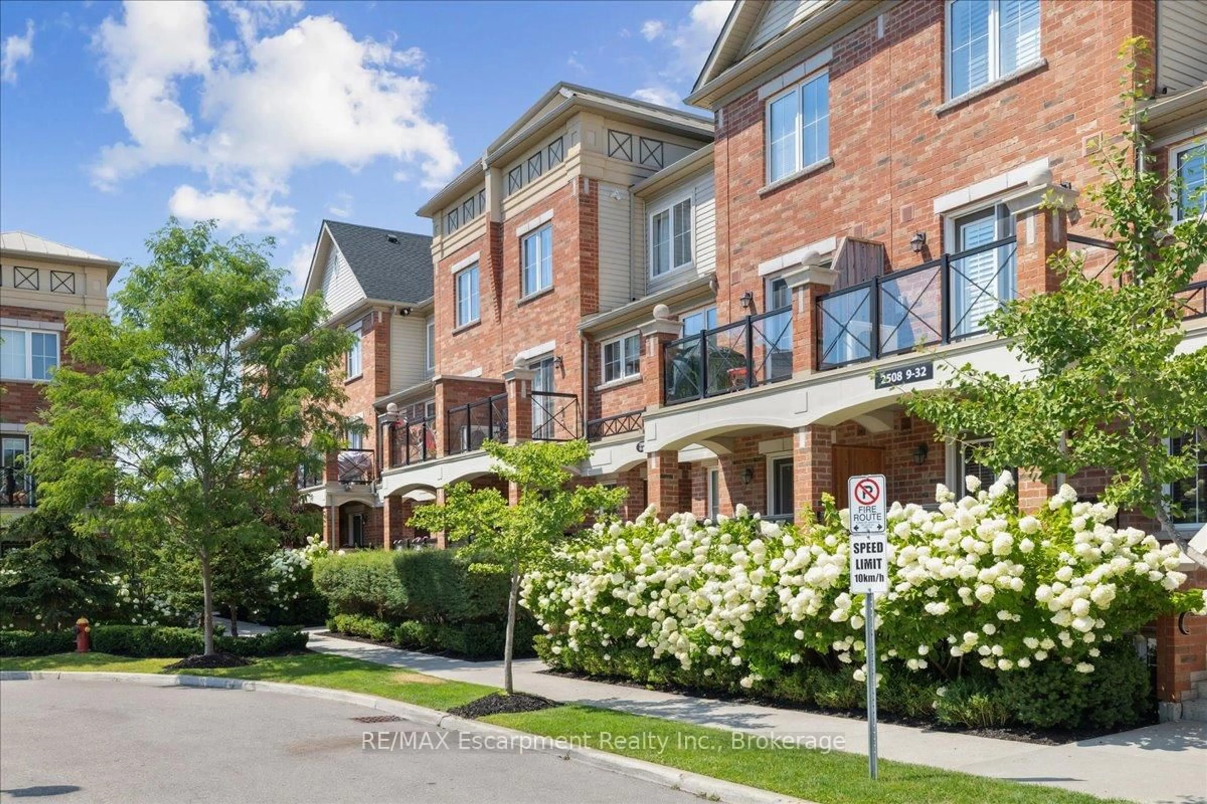 Home with brick exterior material, street for 2508 Post Rd #17, Oakville Ontario L6H 0K1