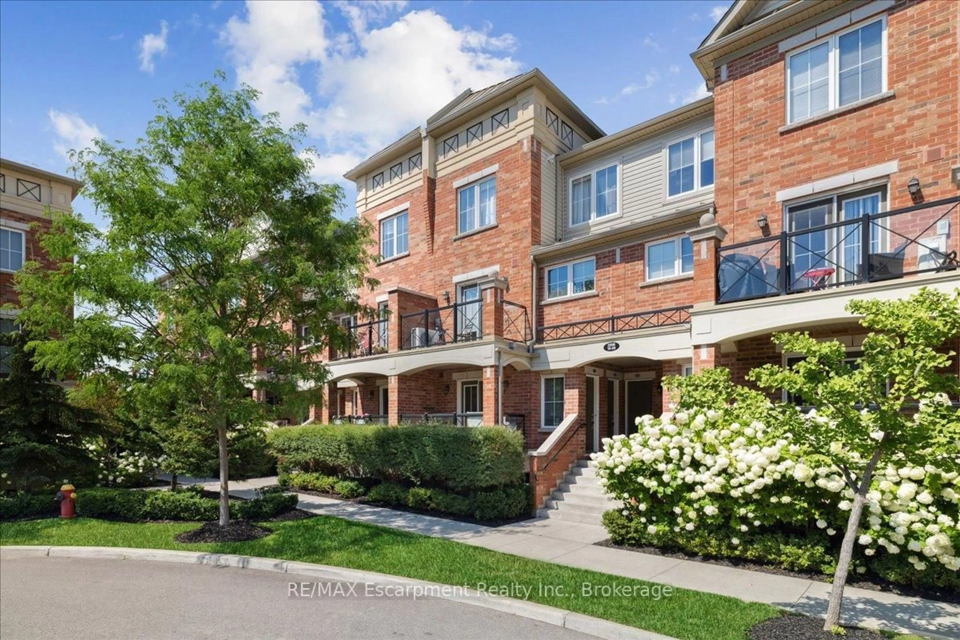 Home with brick exterior material, street for 2508 Post Rd #17, Oakville Ontario L6H 0K1