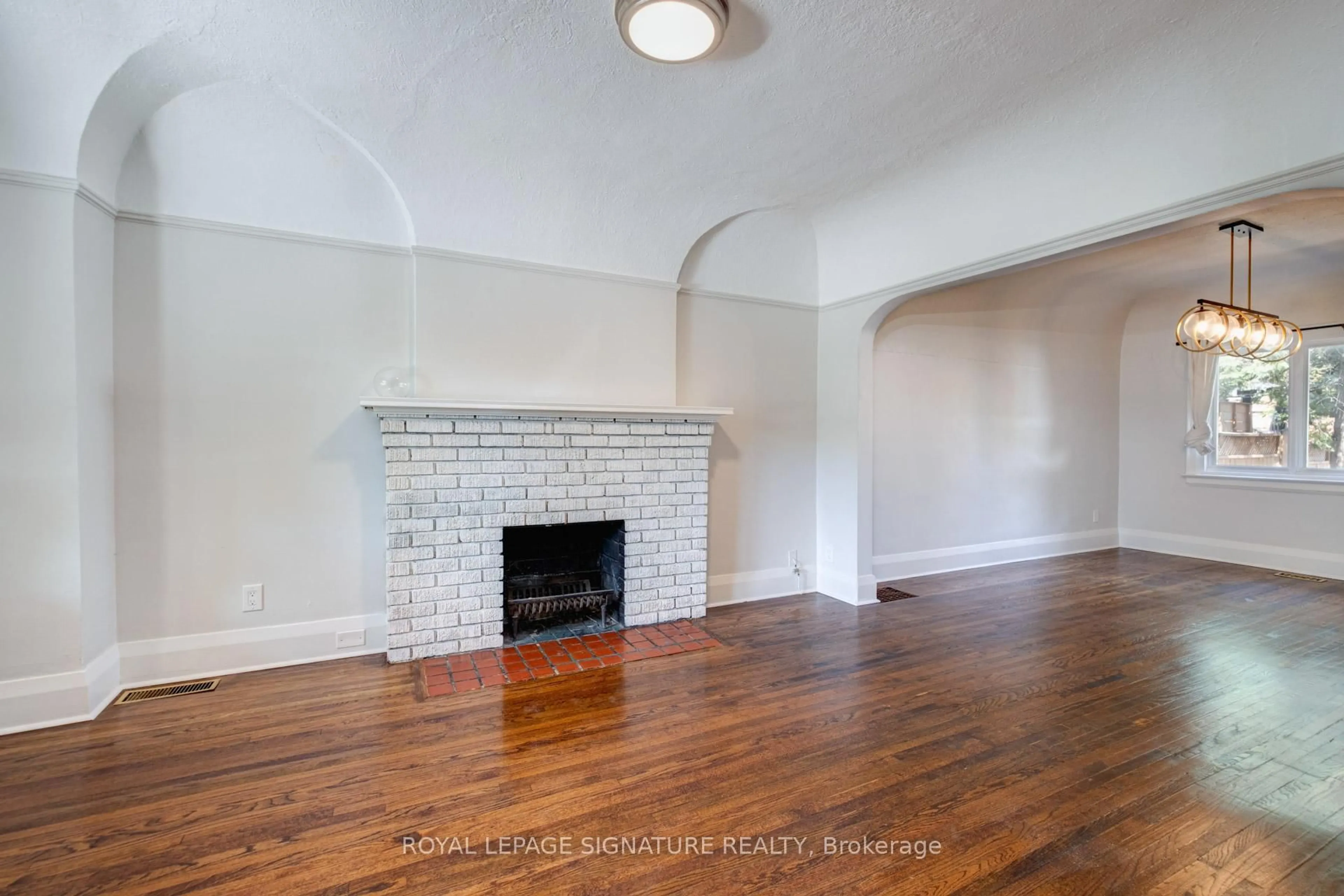 A pic of a room for 68 Ostend Ave, Toronto Ontario M6S 1L6