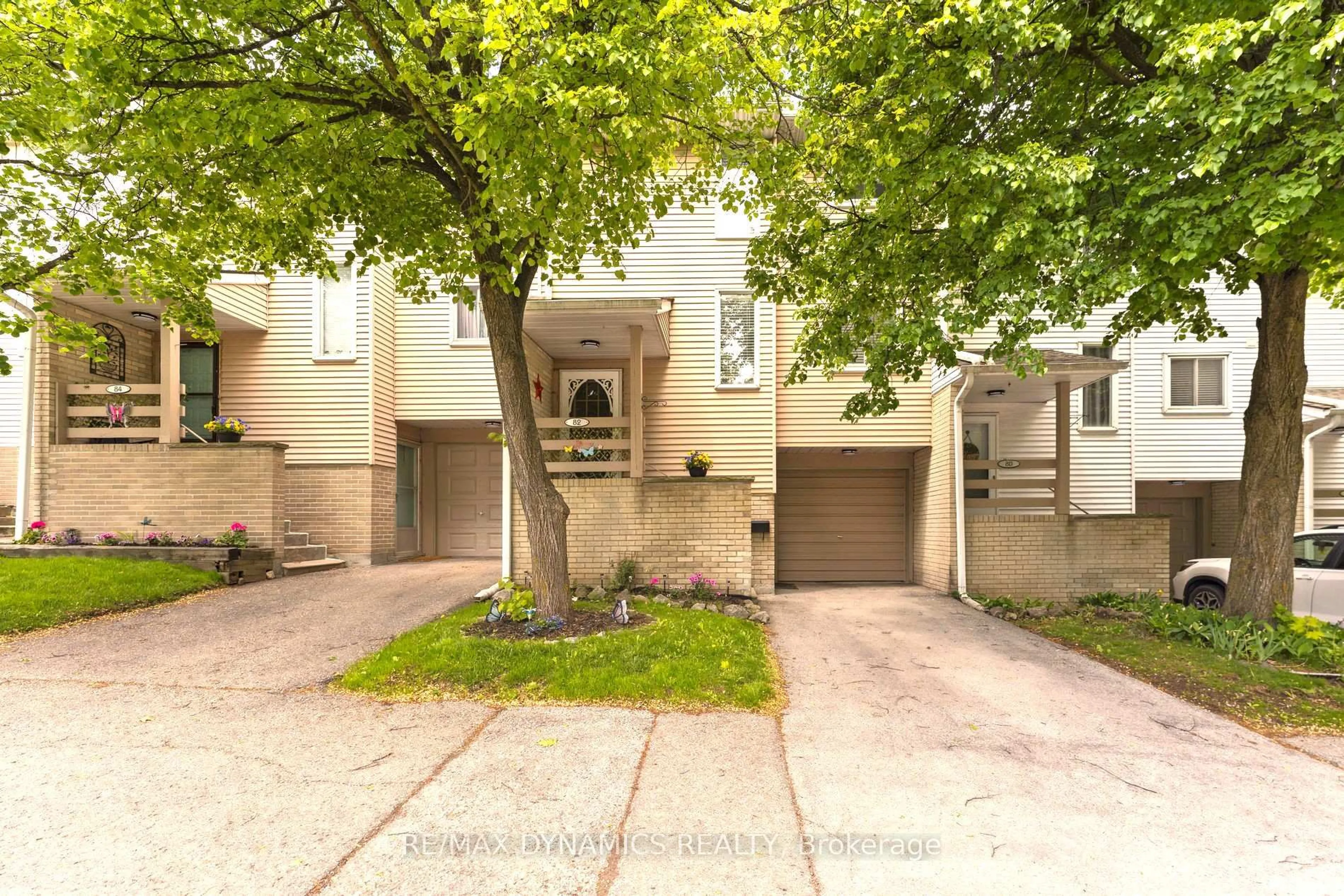 Unknown for 82 Lynden Circ, Halton Hills Ontario L7G 4Y8