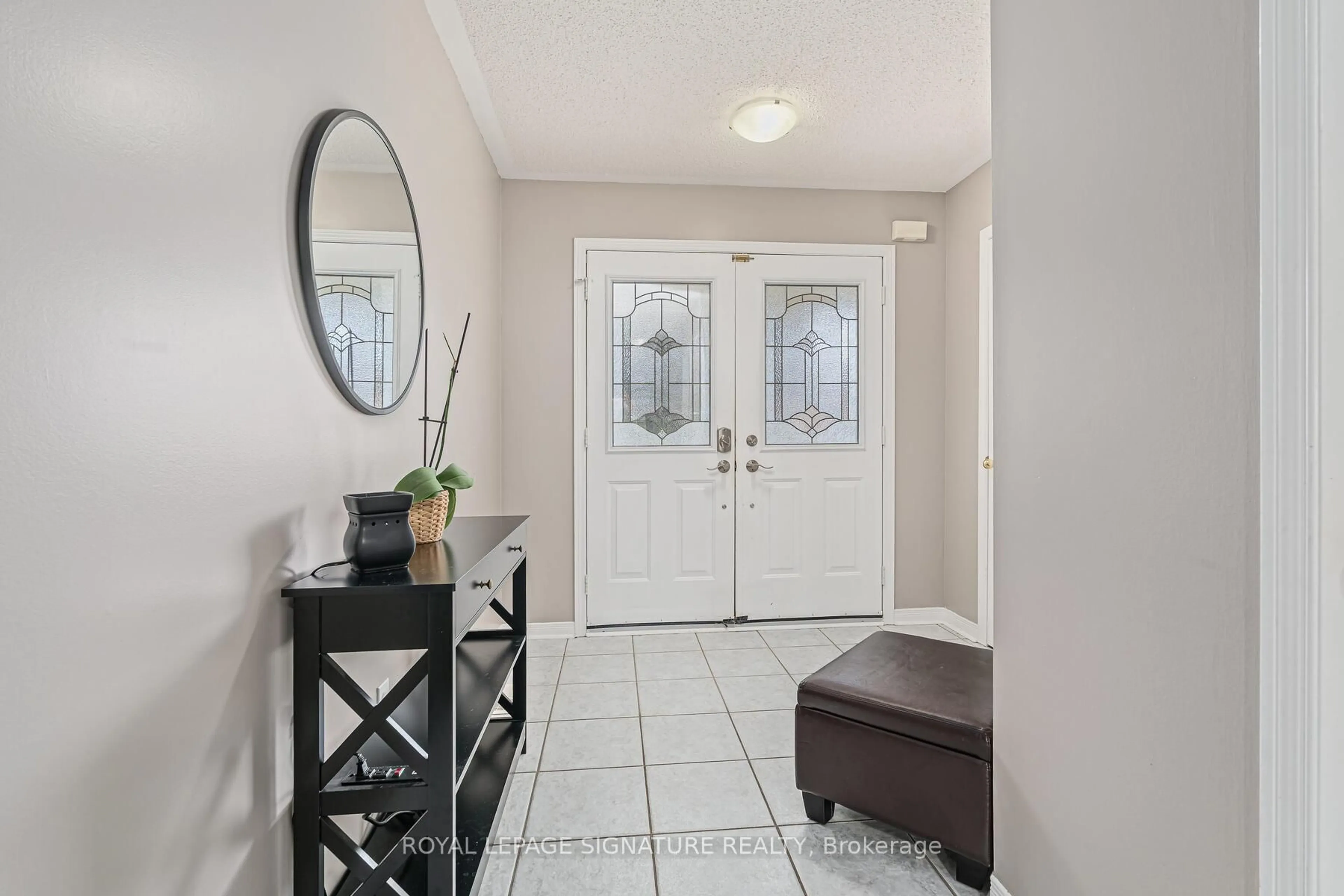 Indoor entryway for 116 River Rock Cres, Brampton Ontario L7A 2W4