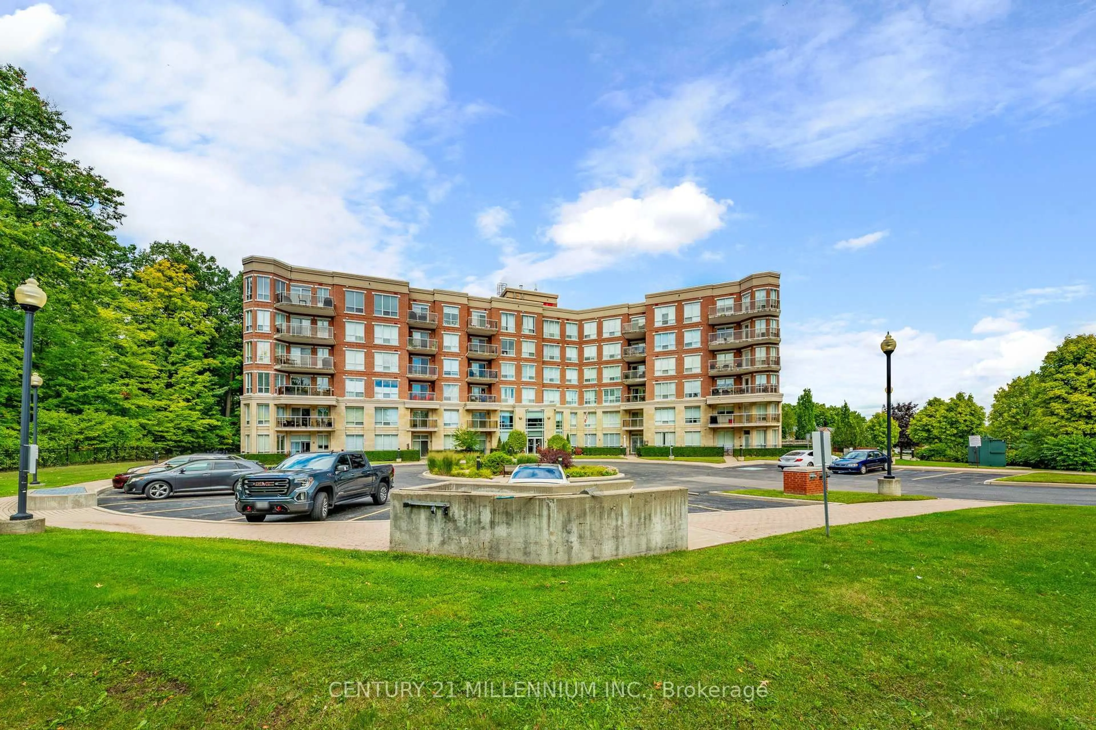 A pic from outside/outdoor area/front of a property/back of a property/a pic from drone, building for 483 Faith Dr #PH4, Mississauga Ontario L5R 0A1