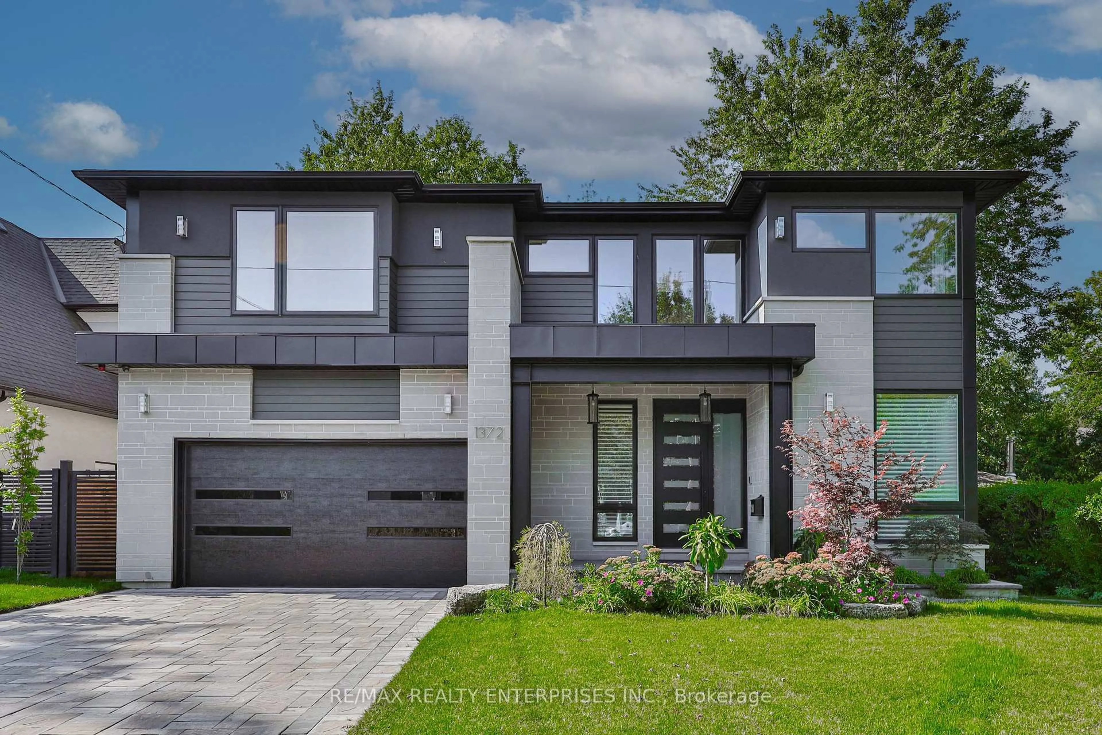 Home with brick exterior material, street for 1372 Kenmuir Ave, Mississauga Ontario L5G 4B4