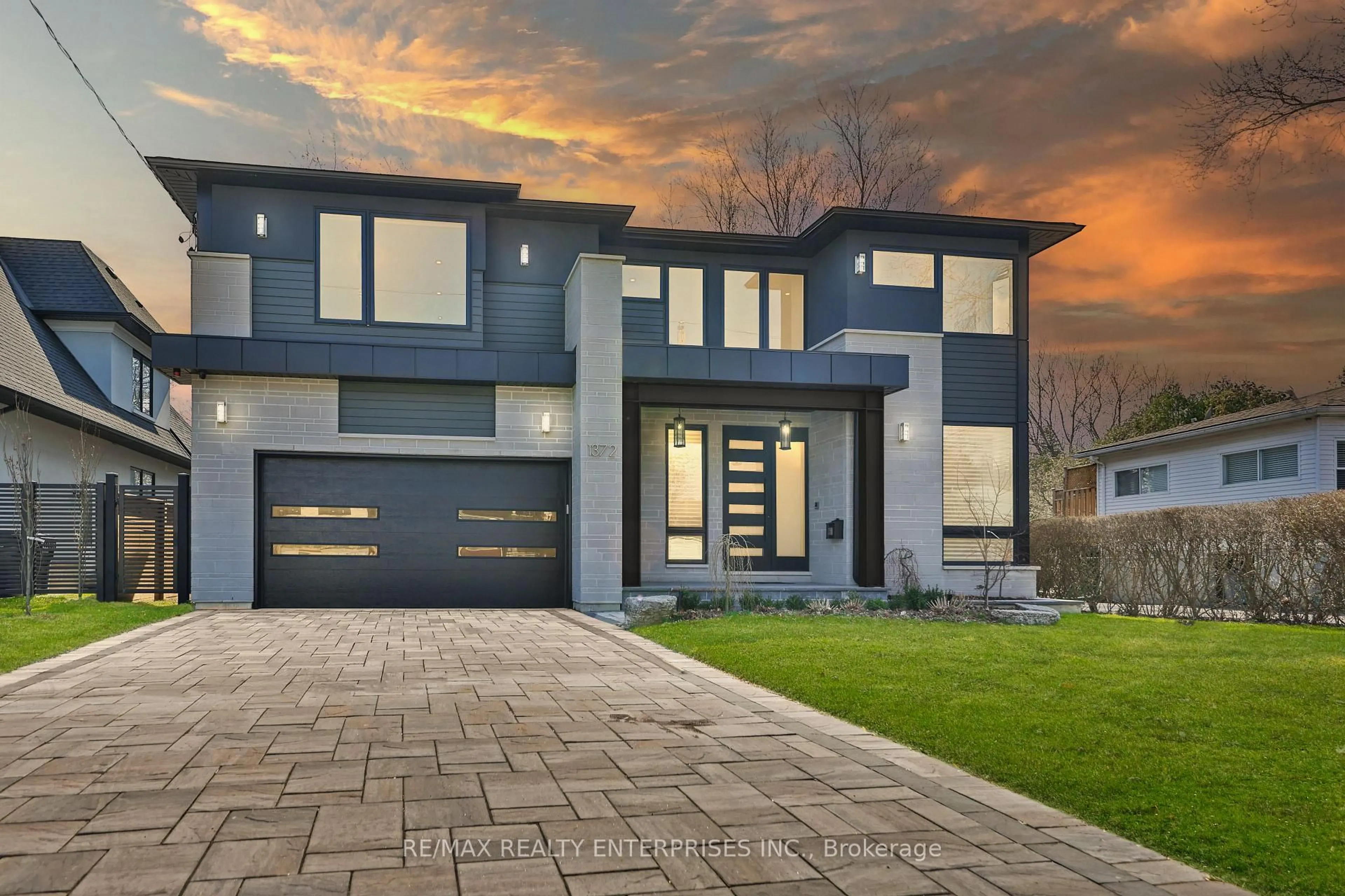 Home with brick exterior material, street for 1372 Kenmuir Ave, Mississauga Ontario L5G 4B4