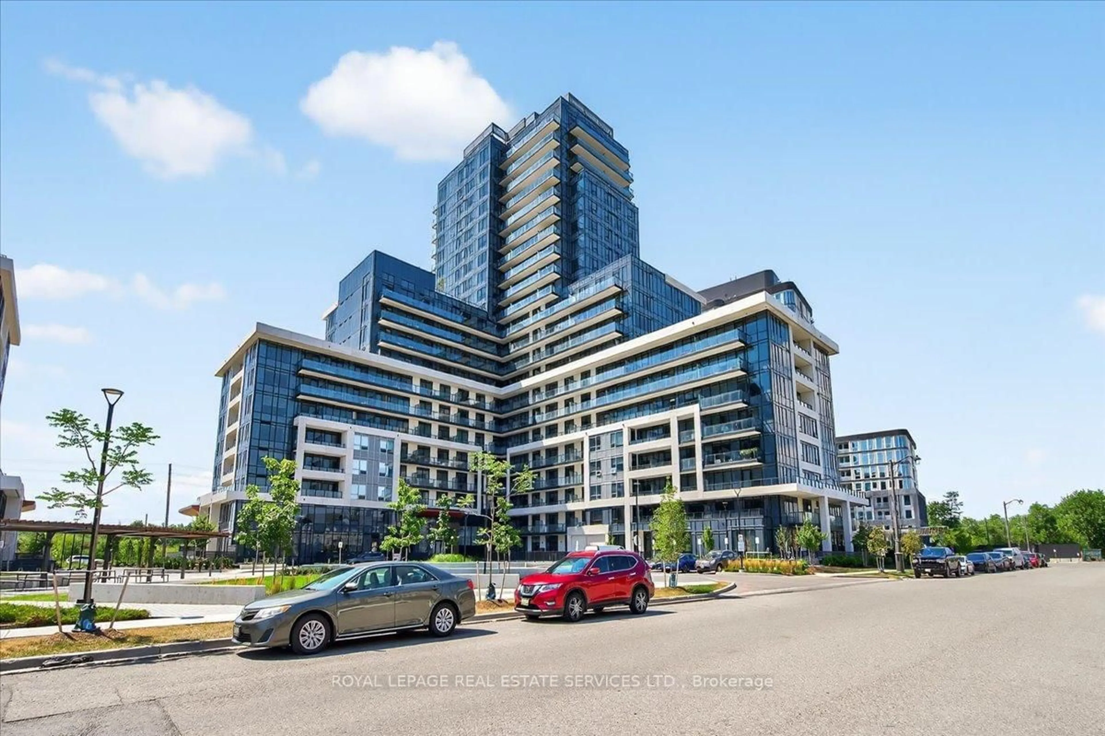 Indoor foyer for 3220 William Coltson Ave #514, Oakville Ontario L6H 7C2