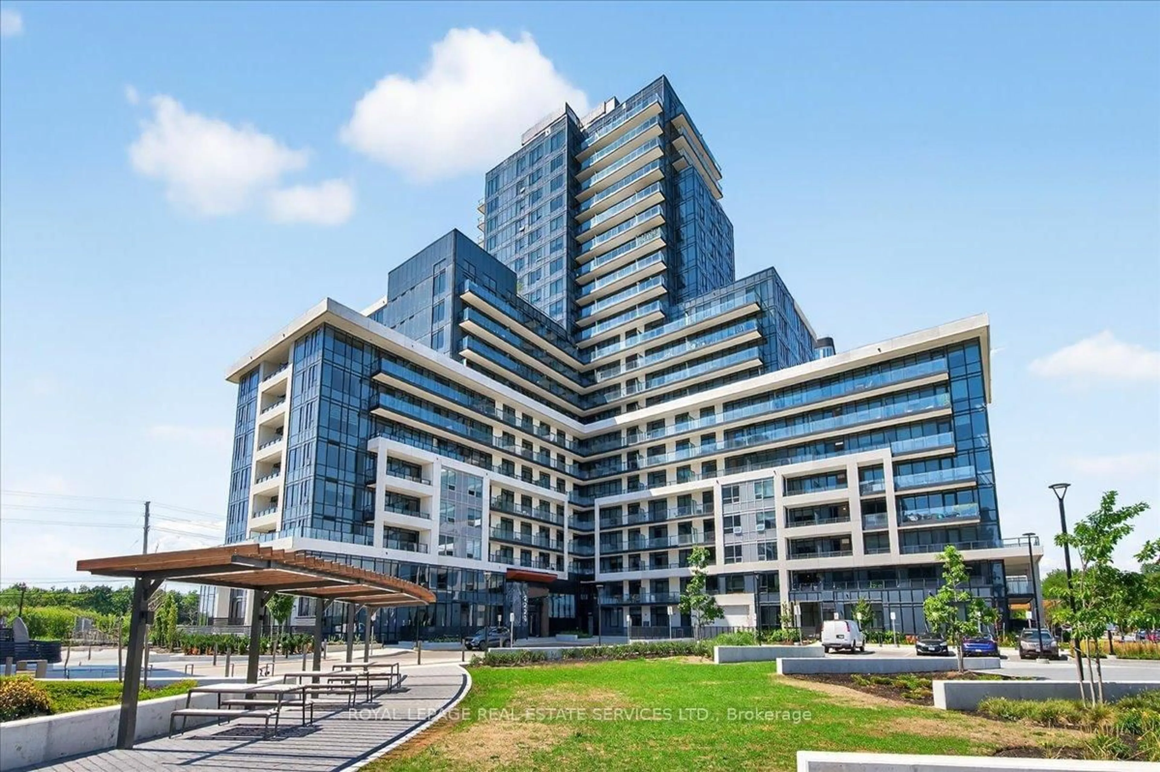 Indoor foyer for 3220 William Coltson Ave #514, Oakville Ontario L6H 7C2
