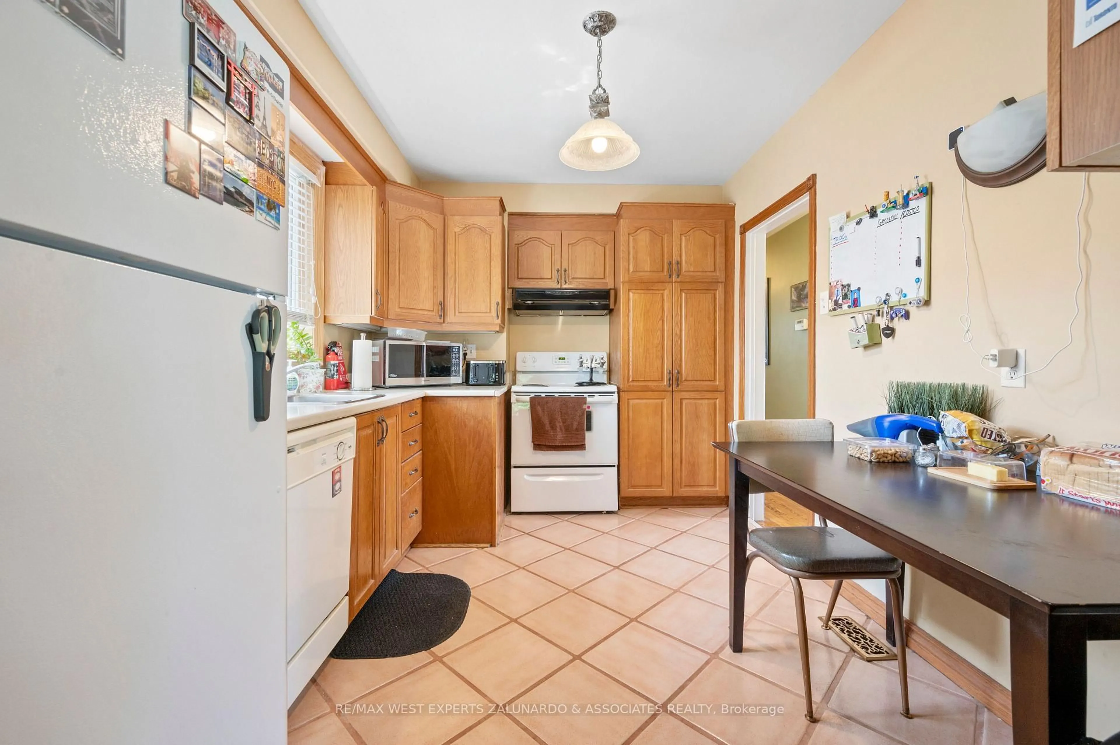 Standard kitchen, ceramic/tile floor for 10 Dashwood Cres, Toronto Ontario M9V 2N8