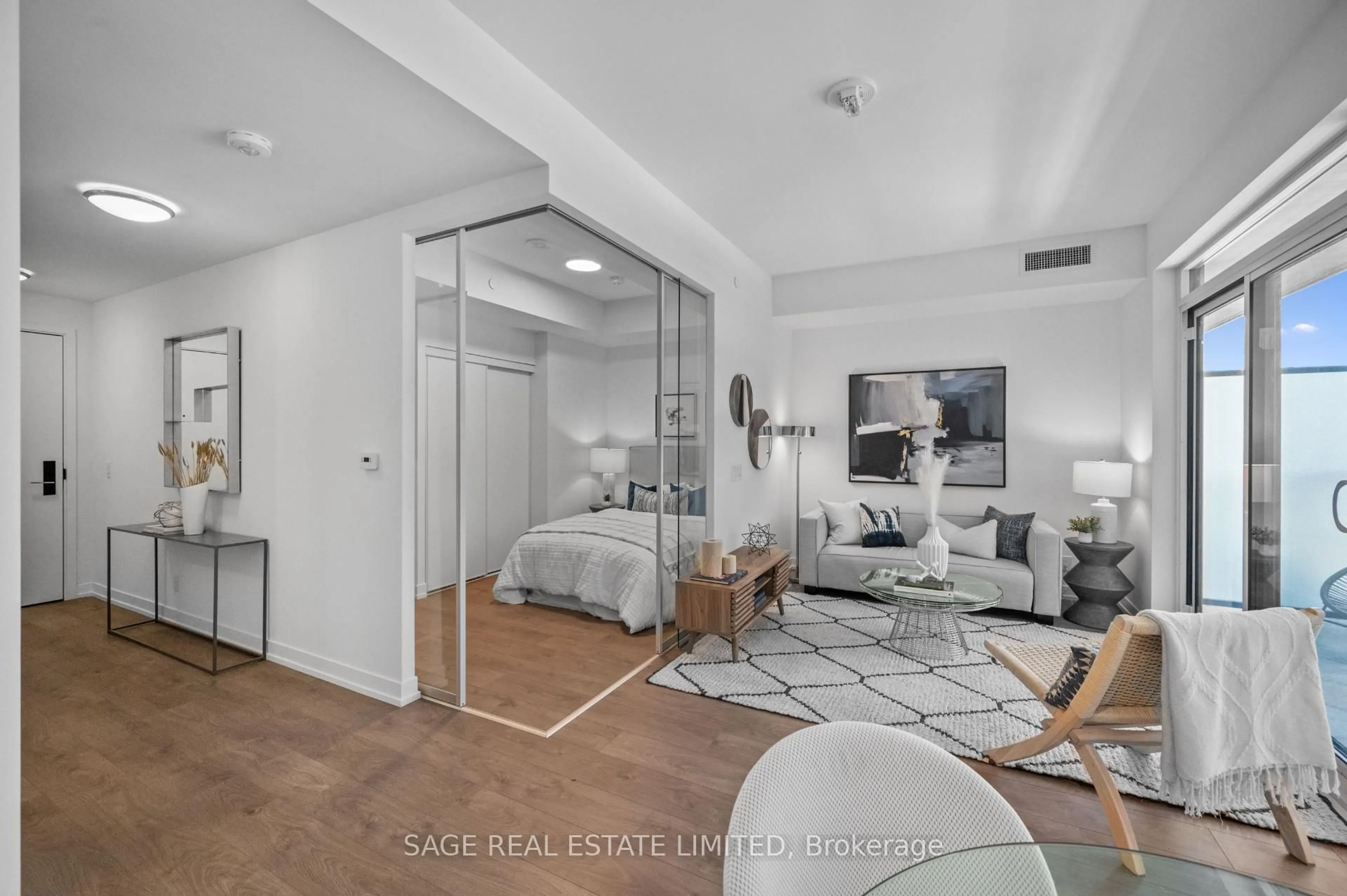 A pic of a room for 270 Dufferin St #711, Toronto Ontario M6K 0H8