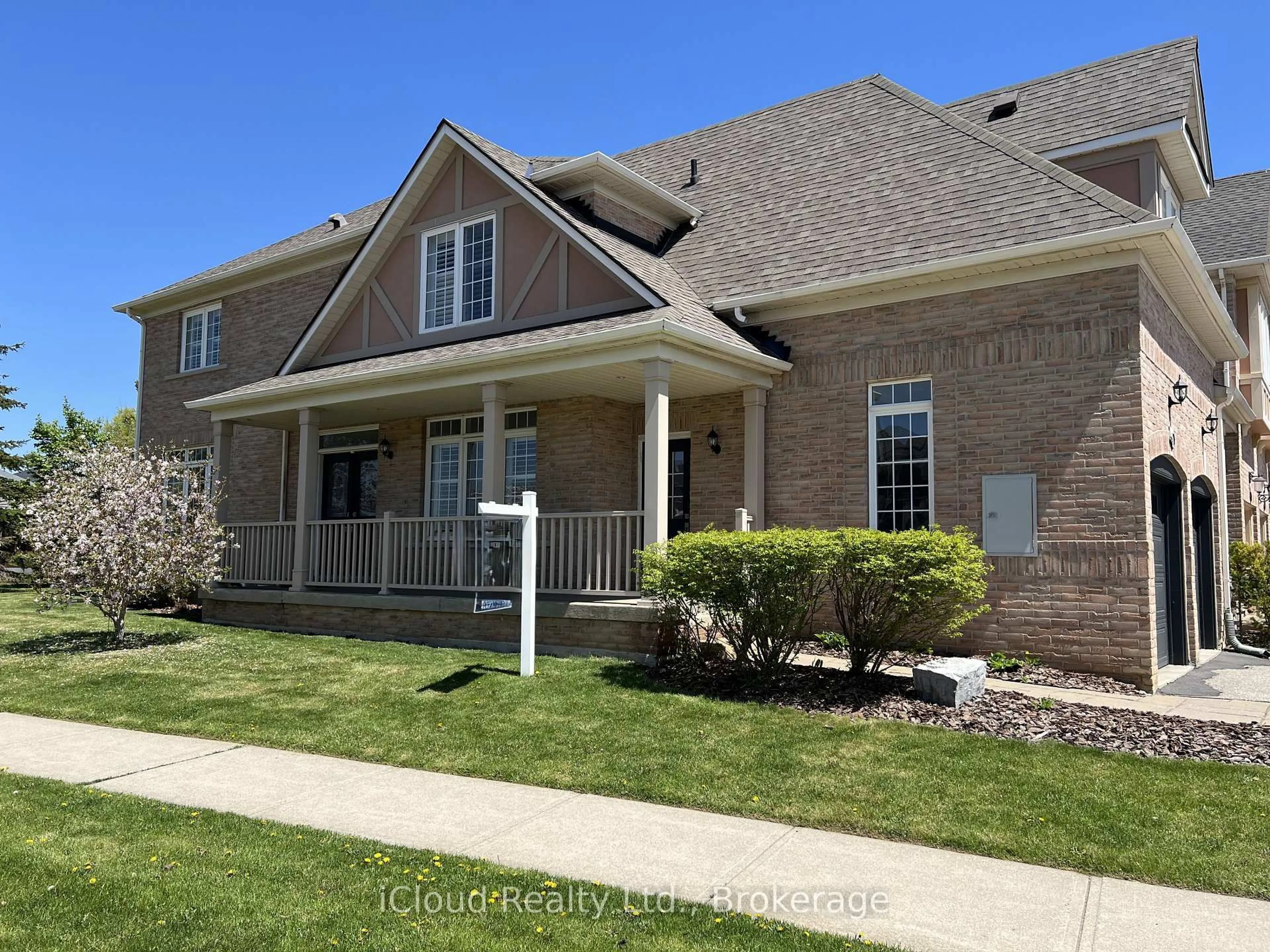 Home with brick exterior material, street for 2295 Rochester Circ #18, Oakville Ontario L6M 5C9