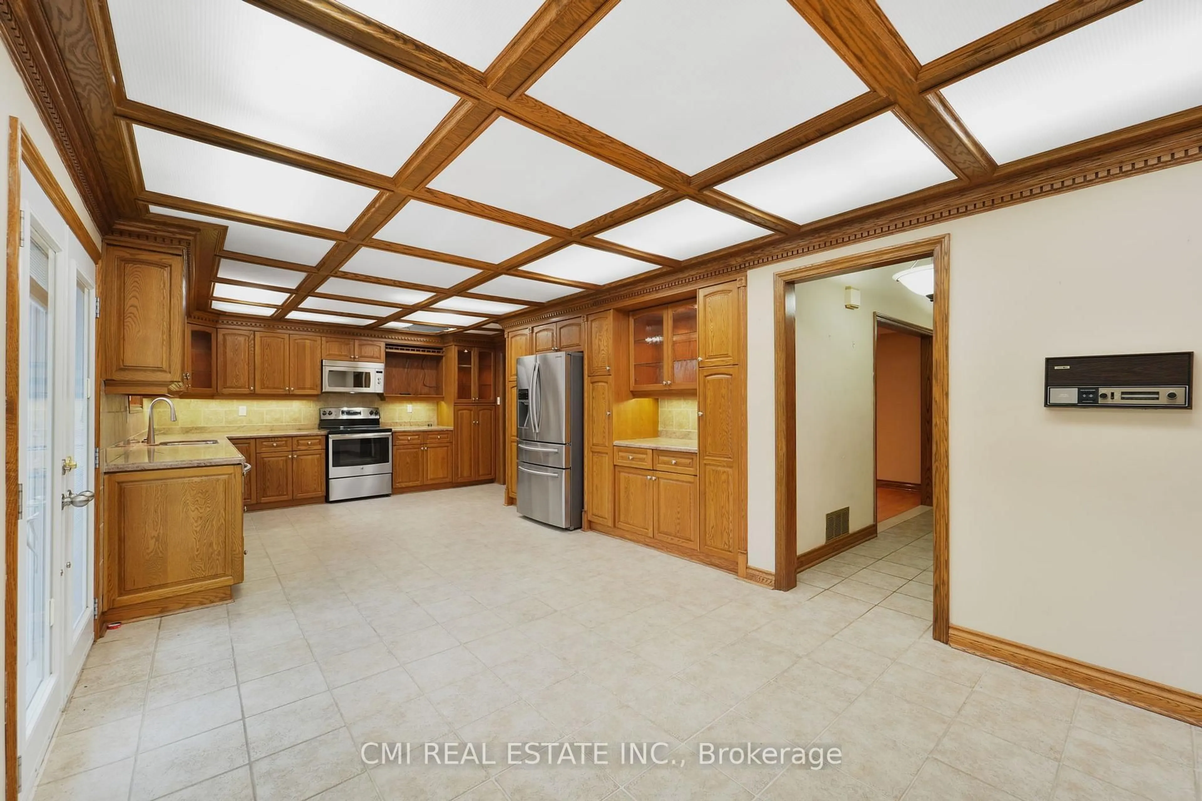 Unknown for 698 Hillman Cres, Mississauga Ontario L4Y 2H9