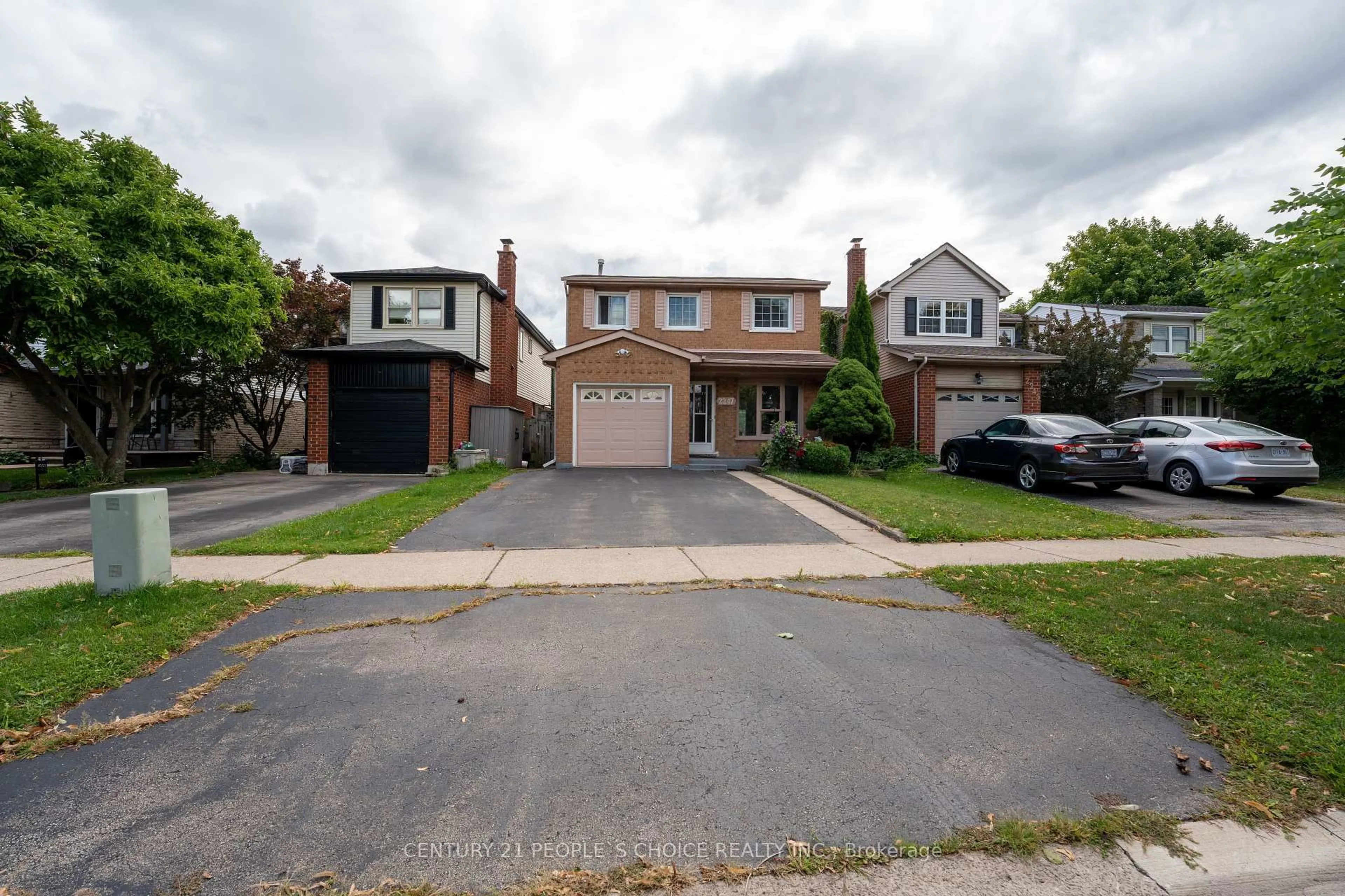 Unknown for 2247 Silverbirch Crt, Burlington Ontario L7M 3H4