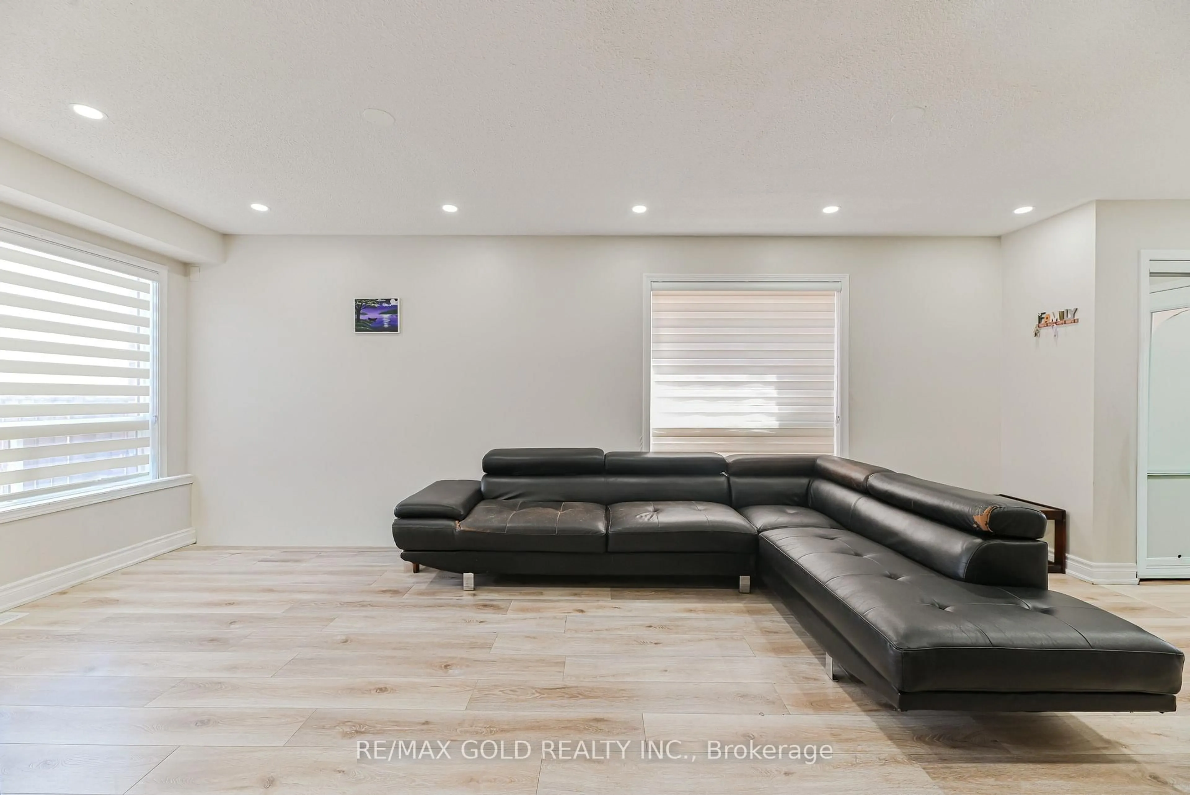 Home theater for 17 Levida St, Brampton Ontario L6P 2Y6