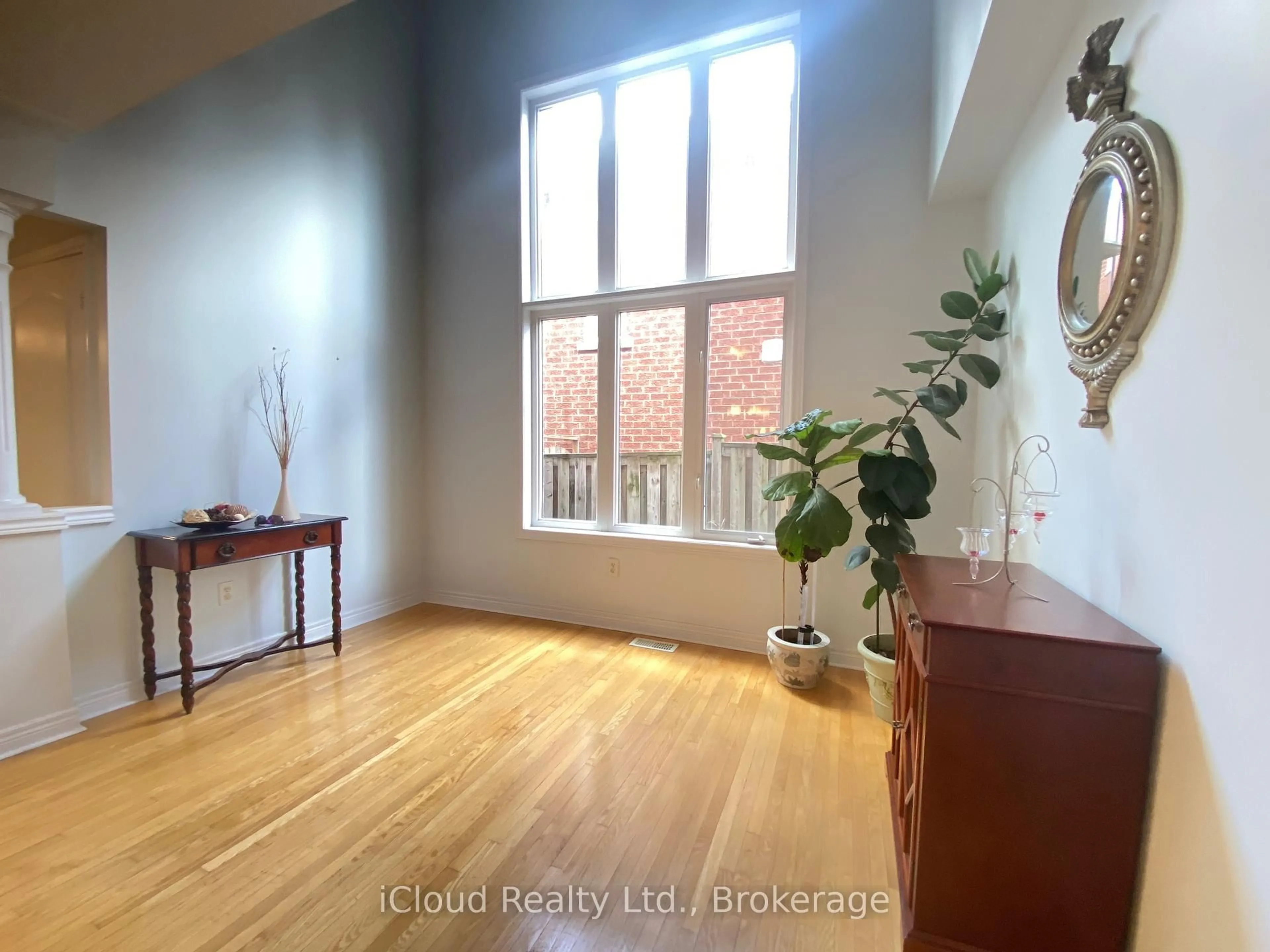 A pic of a room for 329 Ellwood Dr, Caledon Ontario L7E 2G9