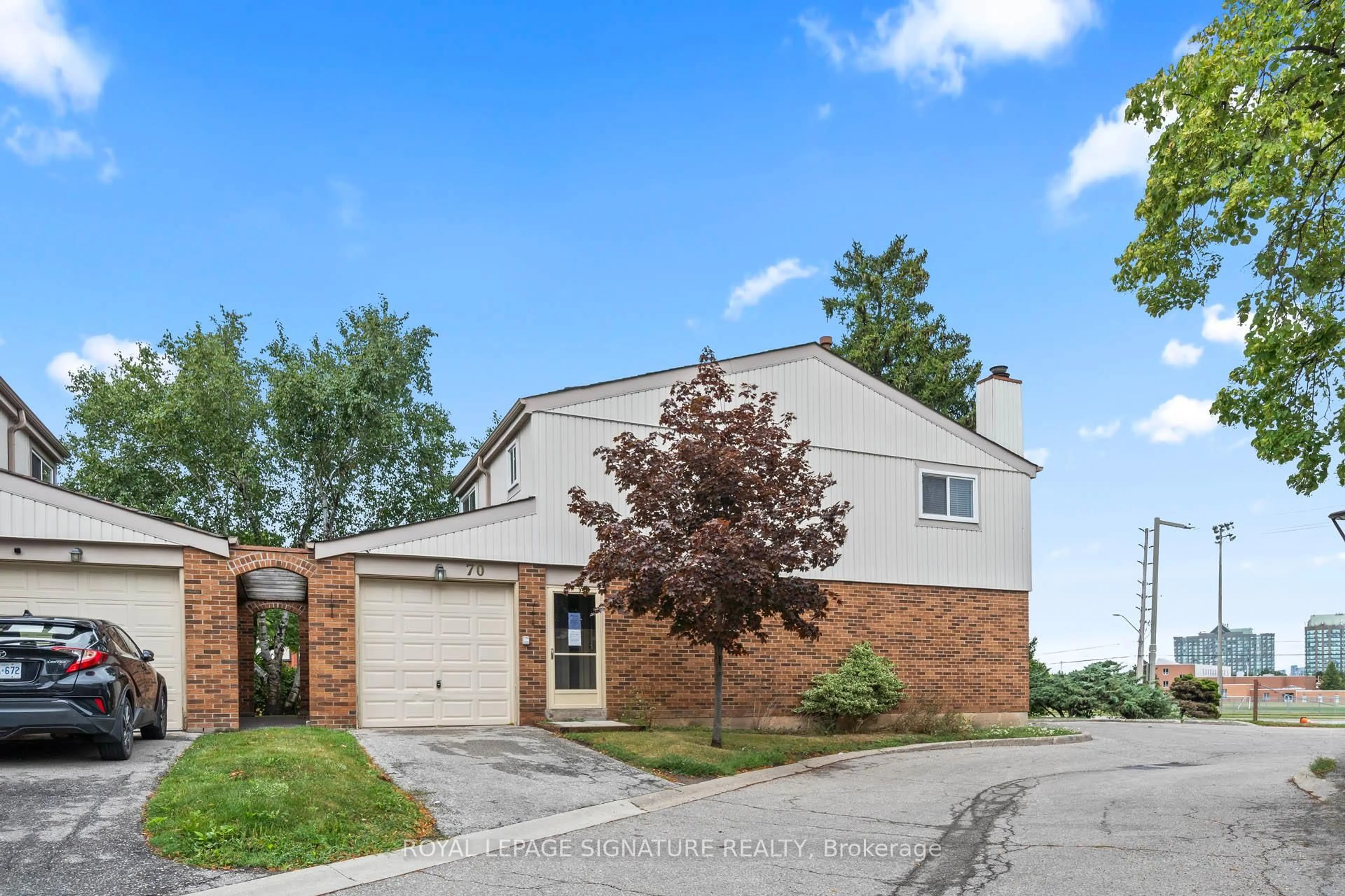 Home with brick exterior material, street for 3339 Council Ring Rd #70, Mississauga Ontario L5L 2A9