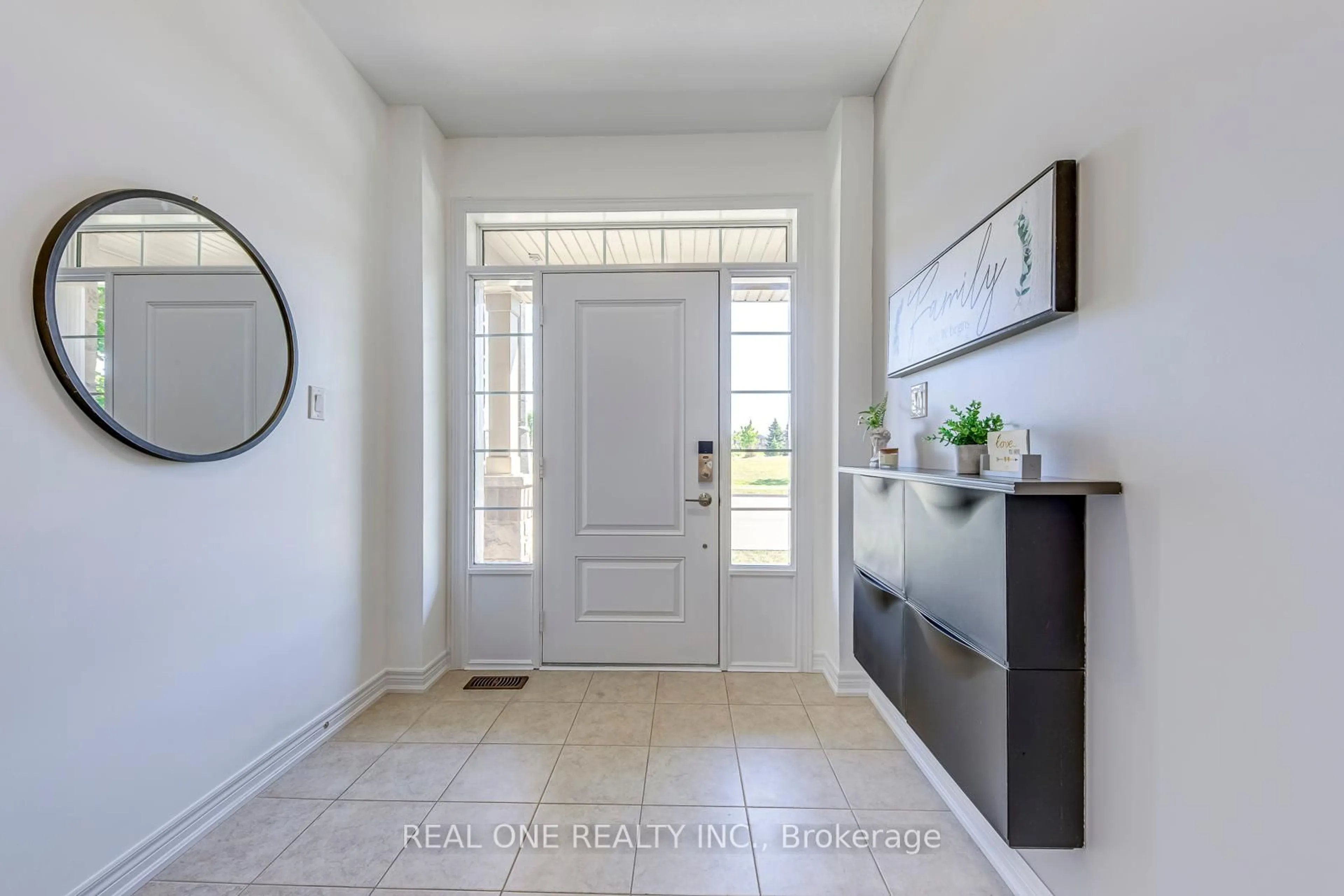 Indoor entryway for 3116 Postridge Dr, Oakville Ontario L6H 0P9