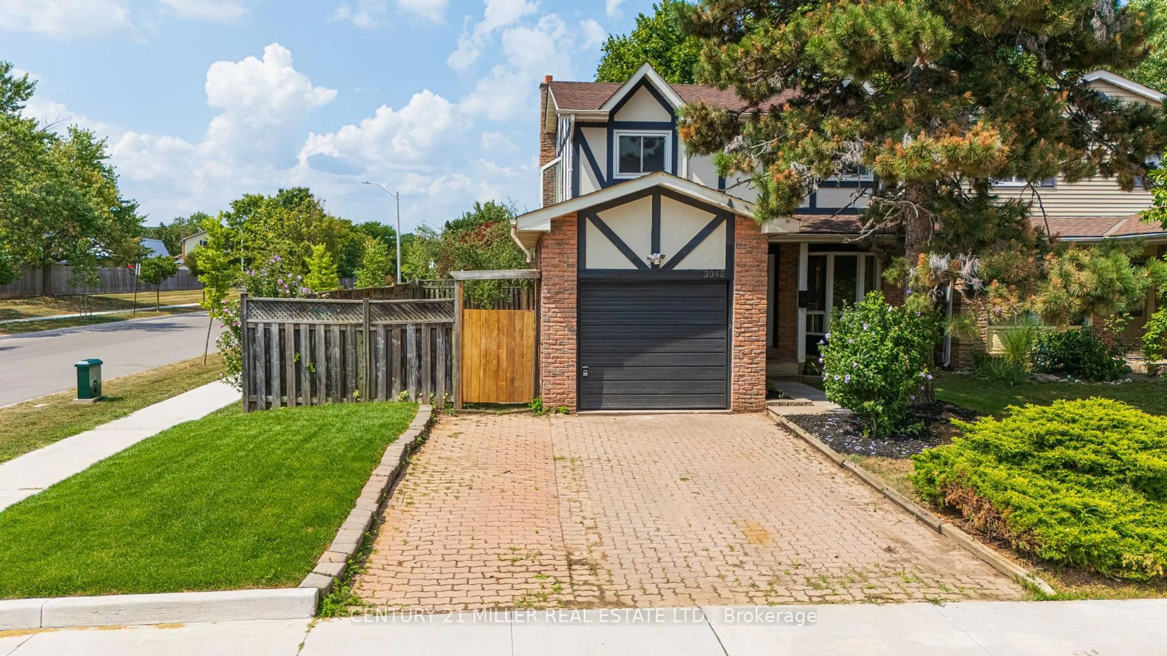 Home with brick exterior material, street for 3045 Driftwood Dr, Burlington Ontario L7M 1X8