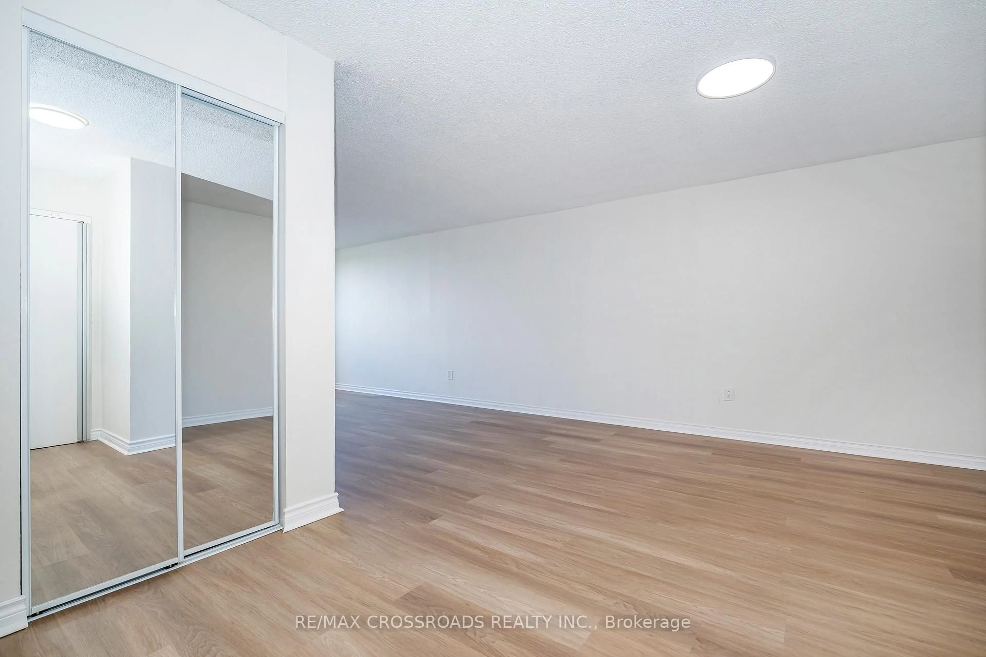 A pic of a room for 320 Dixon Rd #806, Toronto Ontario M9R 1S8