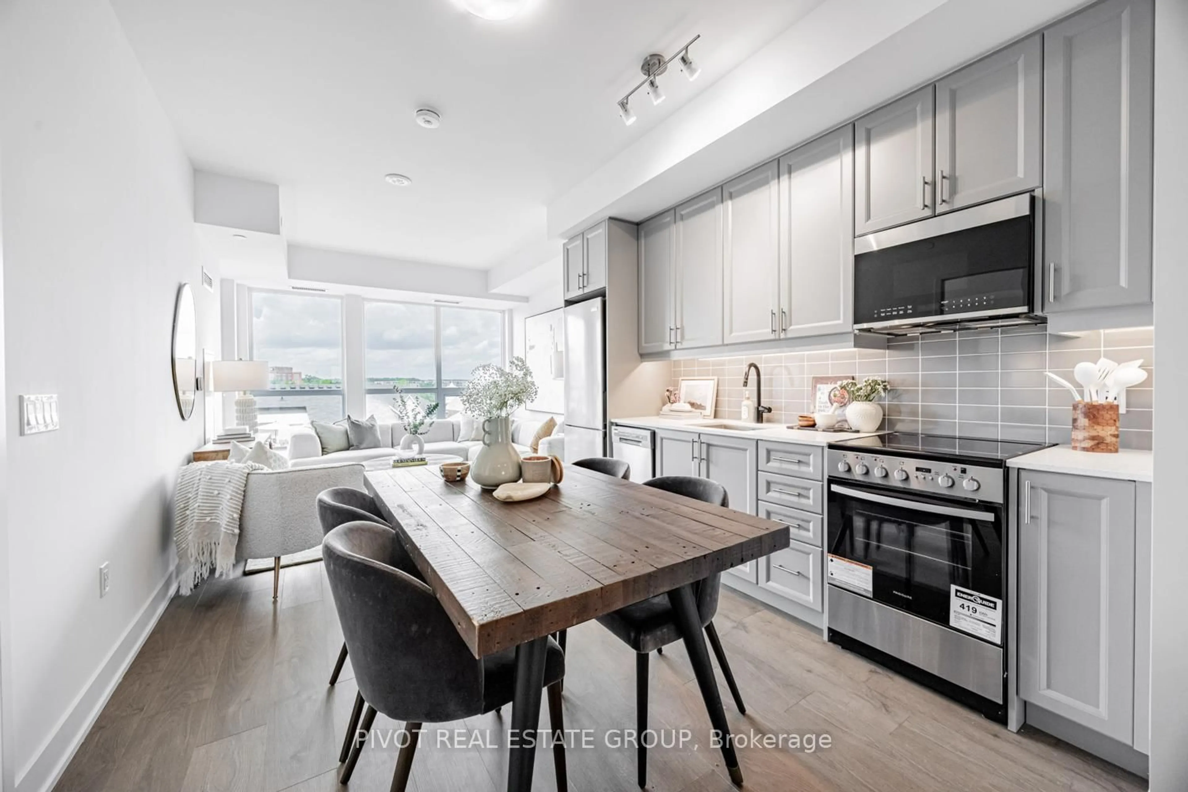 Open concept kitchen, unknown for 2343 Khalsa Gate #615, Oakville Ontario L6M 5R6