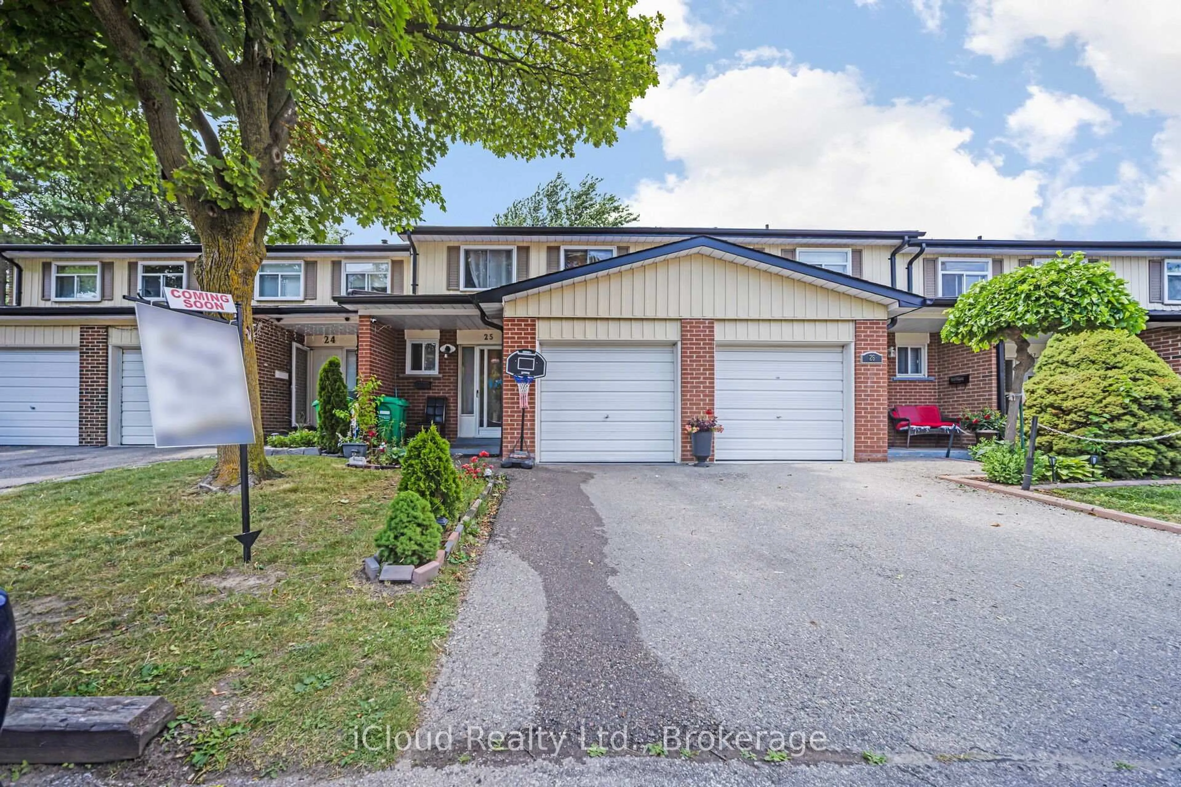 A pic from outside/outdoor area/front of a property/back of a property/a pic from drone, street for 25 Vodden Crt #25, Brampton Ontario L6V 2V7