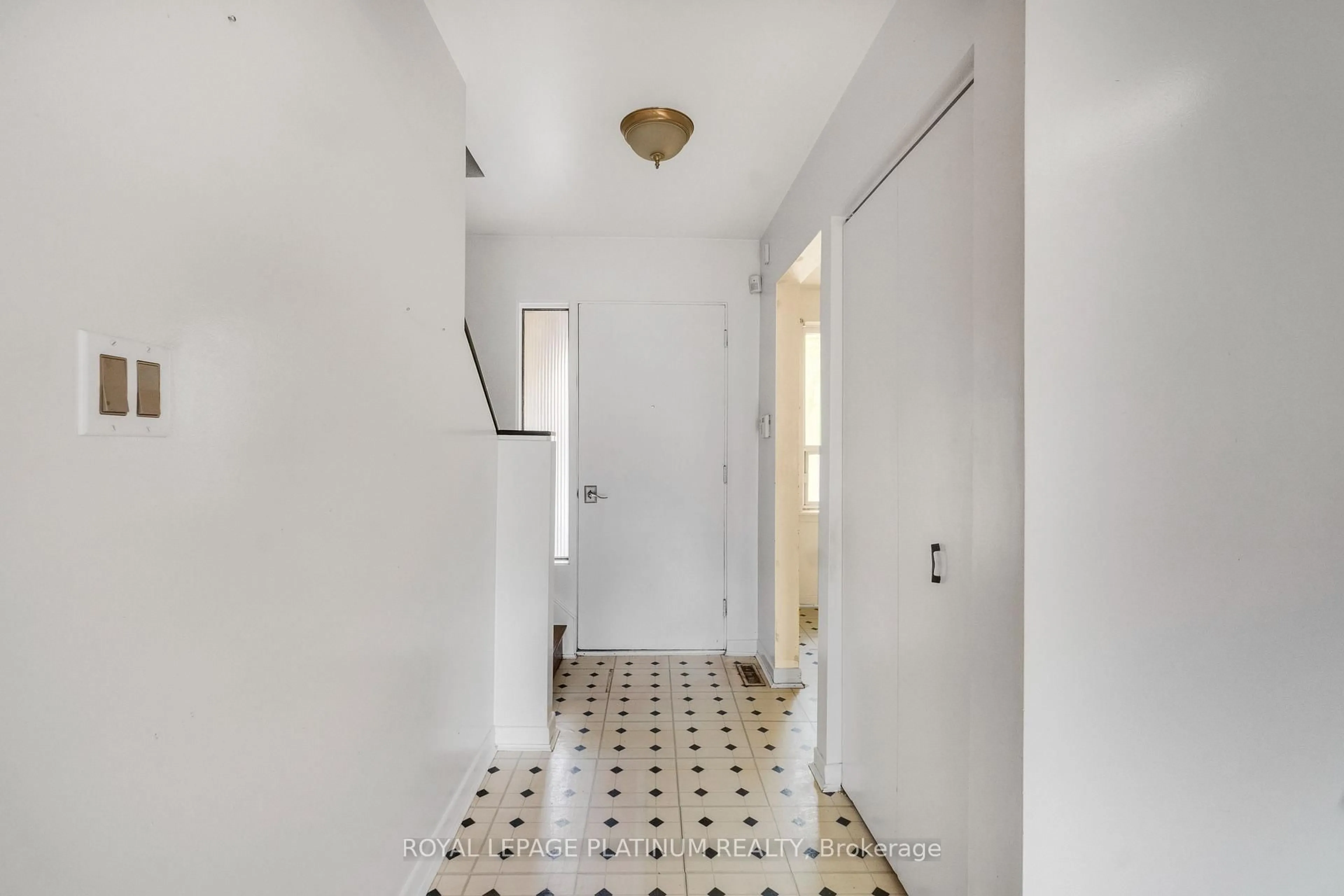 Indoor entryway for 246 John Garland Blvd #48, Toronto Ontario M9V 1N8