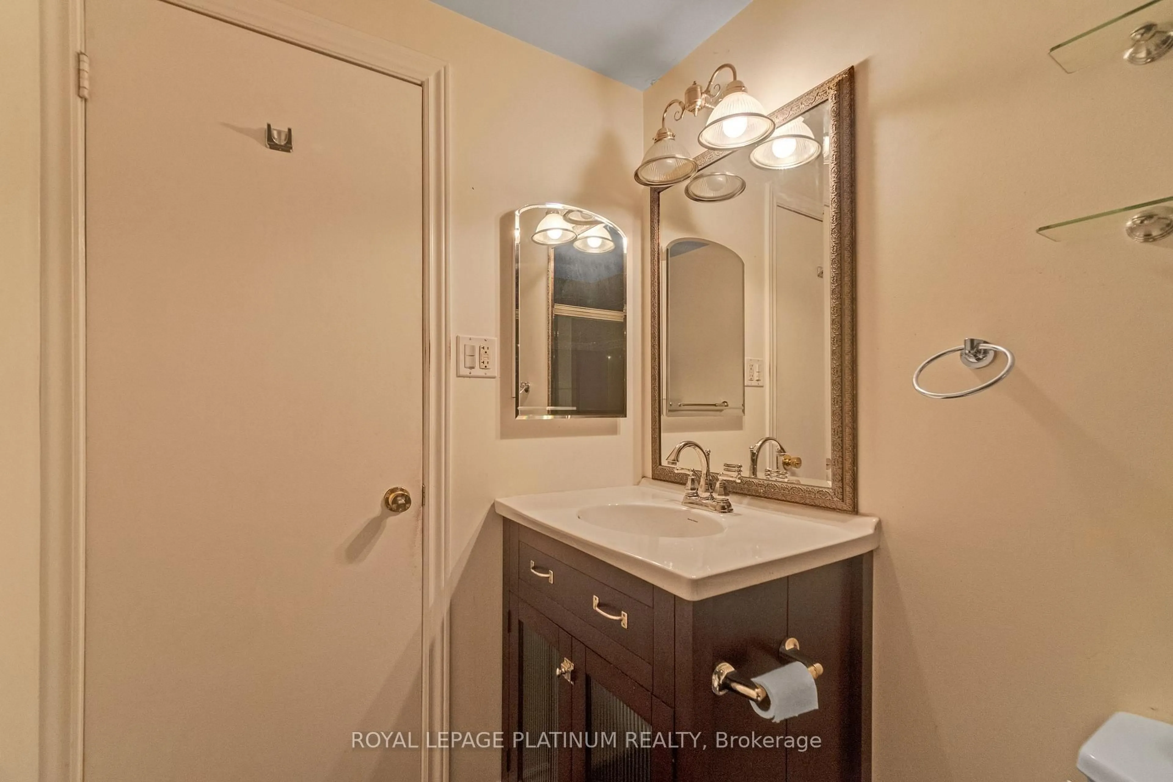 Standard bathroom, ceramic/tile floor for 246 John Garland Blvd #48, Toronto Ontario M9V 1N8