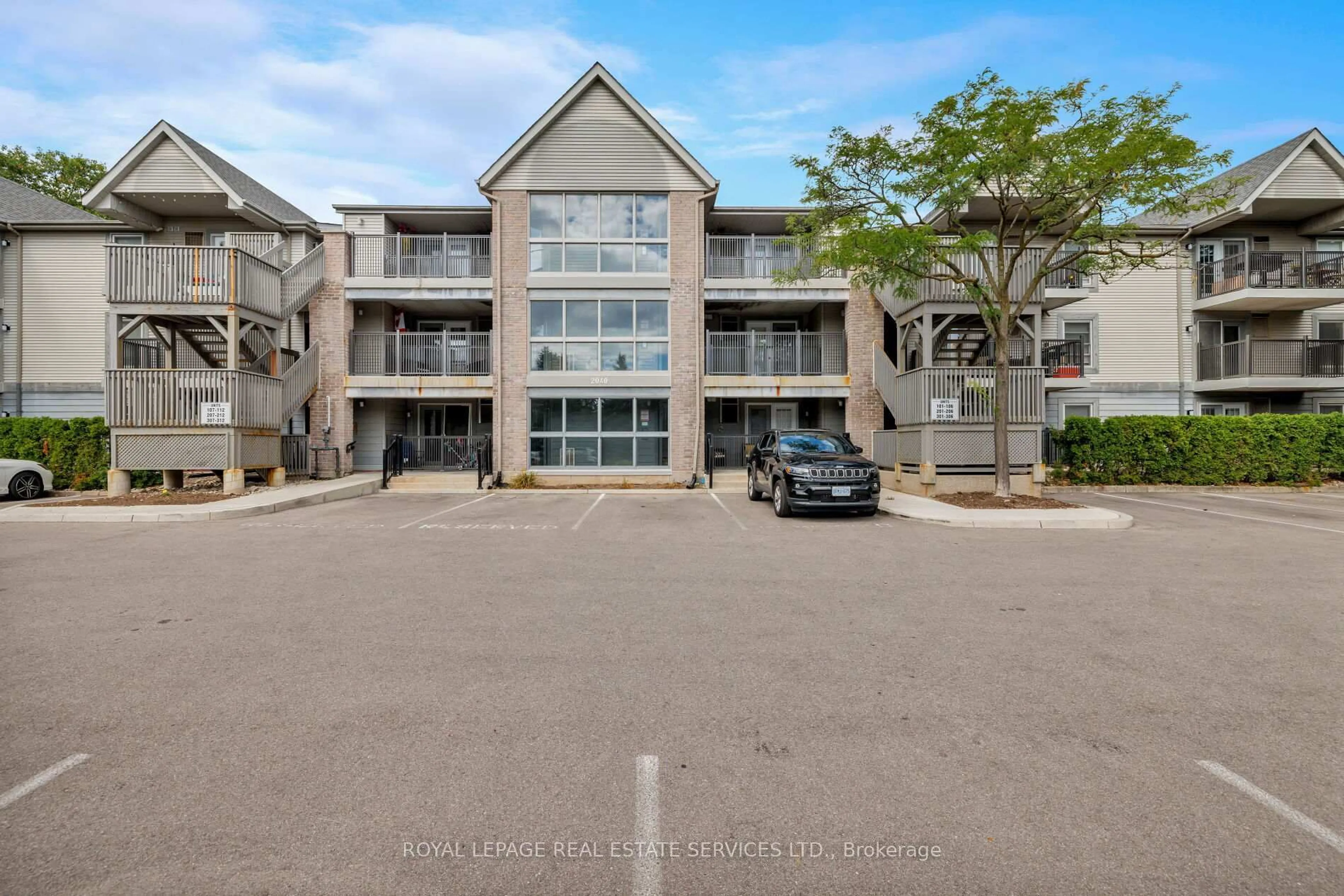 A pic from outside/outdoor area/front of a property/back of a property/a pic from drone, water/lake/river/ocean view for 2040 Cleaver Ave #211, Burlington Ontario L7M 4C4