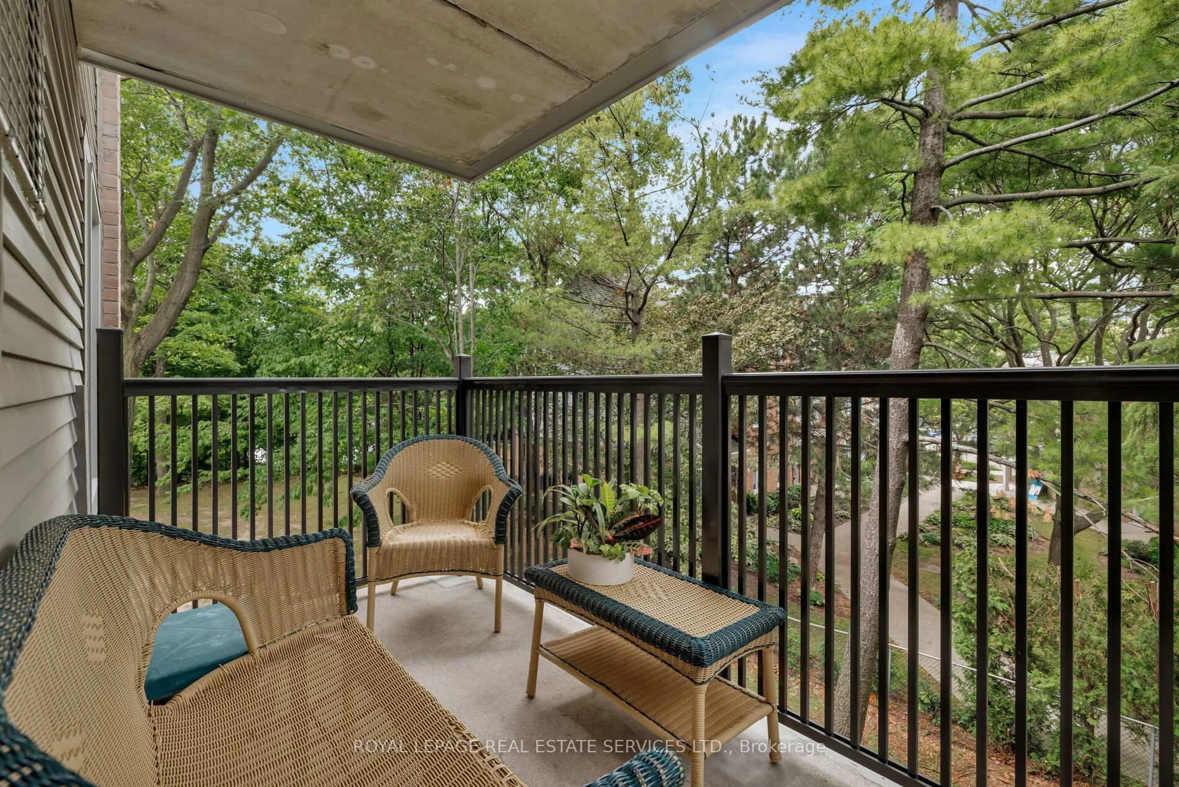 Patio, water/lake/river/ocean view for 2040 Cleaver Ave #211, Burlington Ontario L7M 4C4