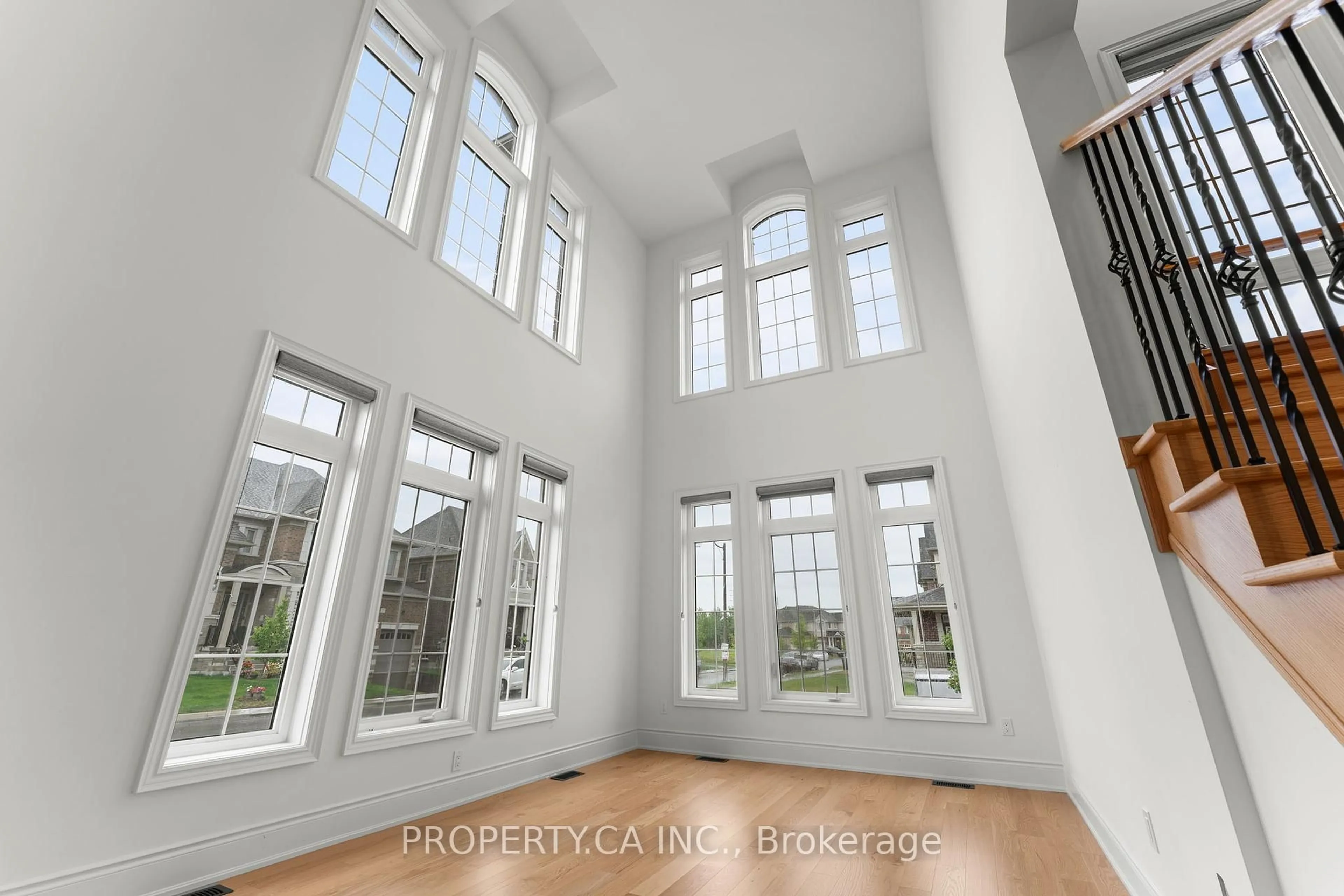 A pic of a room for 32 Valleywest Rd, Brampton Ontario L6P 4R5