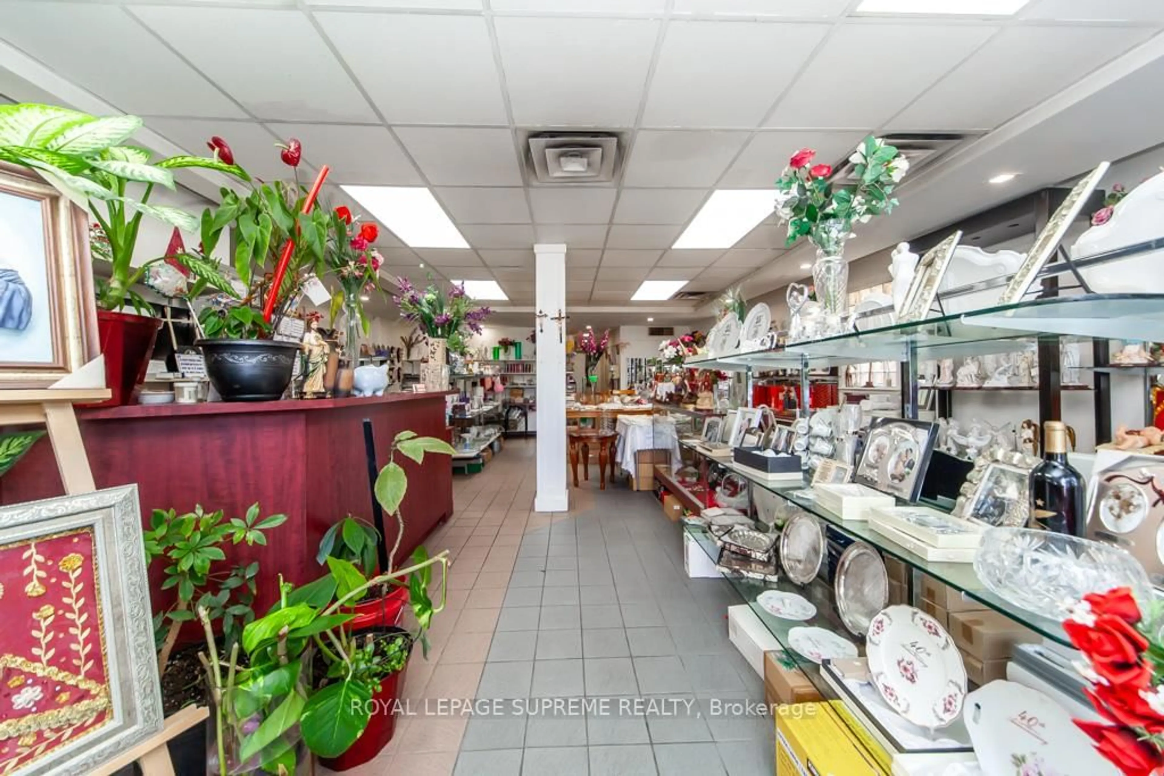 Unknown for 529 Rogers Rd, Toronto Ontario M6M 1B4