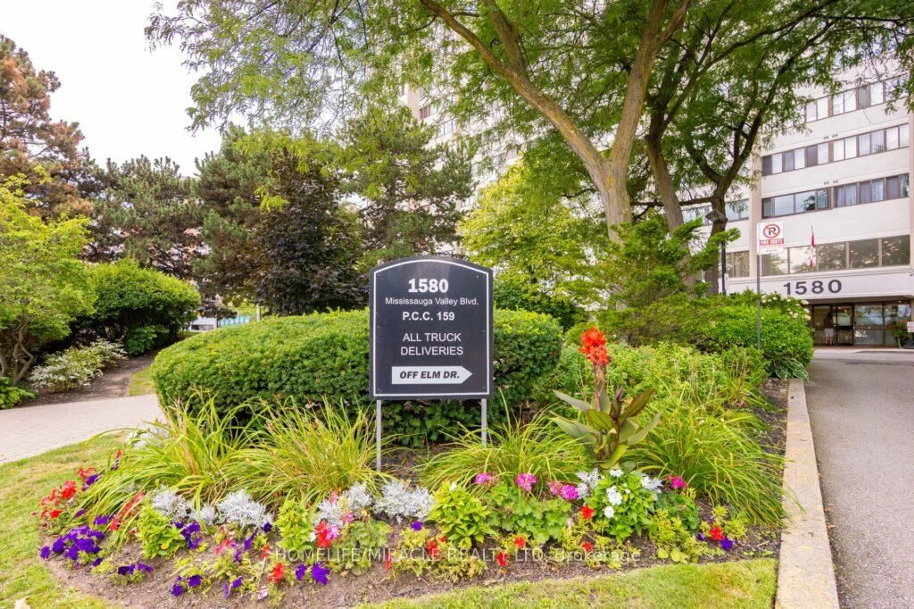 Patio, street for 1580 Mississauga Valley Blvd #509, Mississauga Ontario L5A 3T8