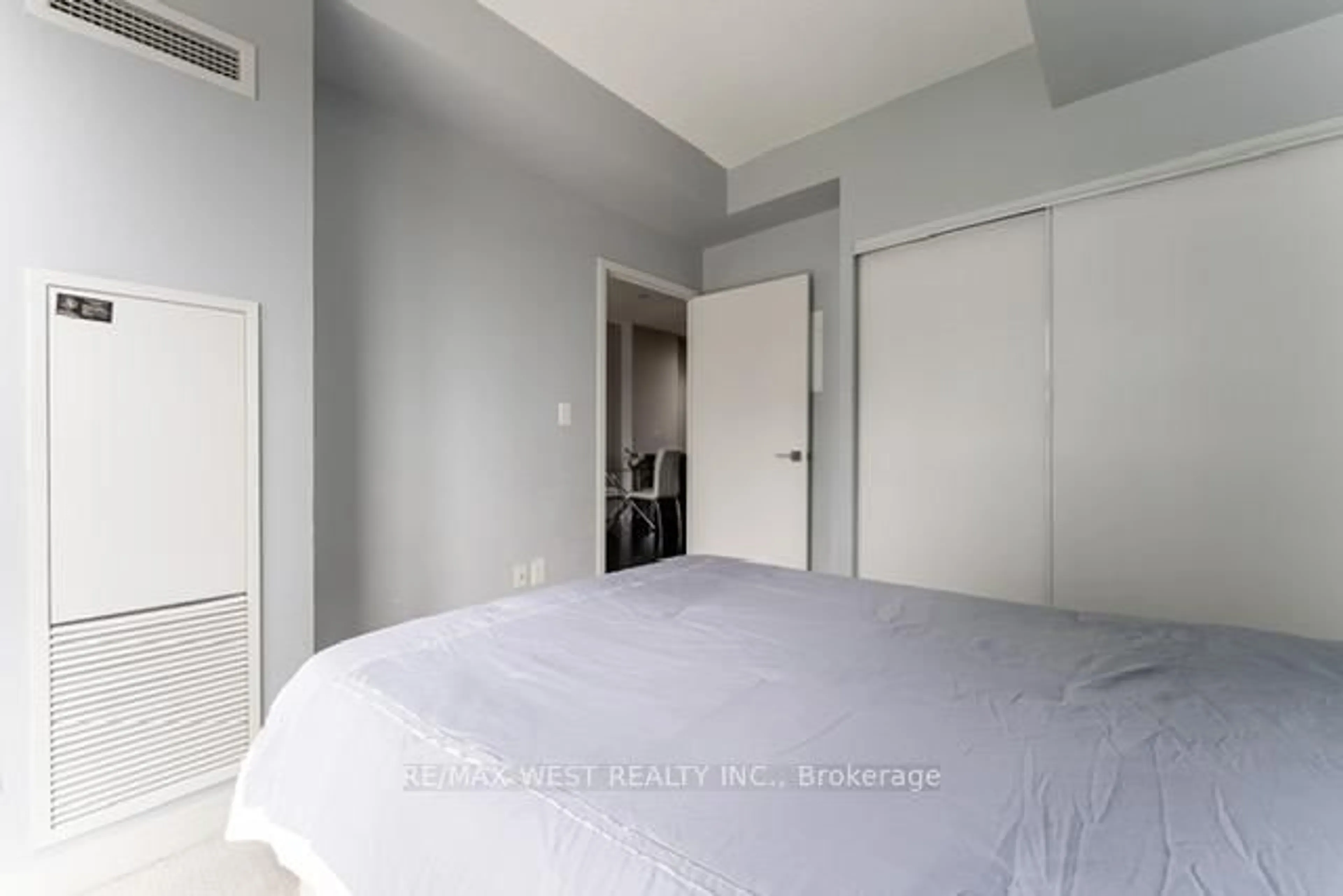 A pic of a room for 4011 Brickstone Mews #903, Mississauga Ontario L5B 0G4