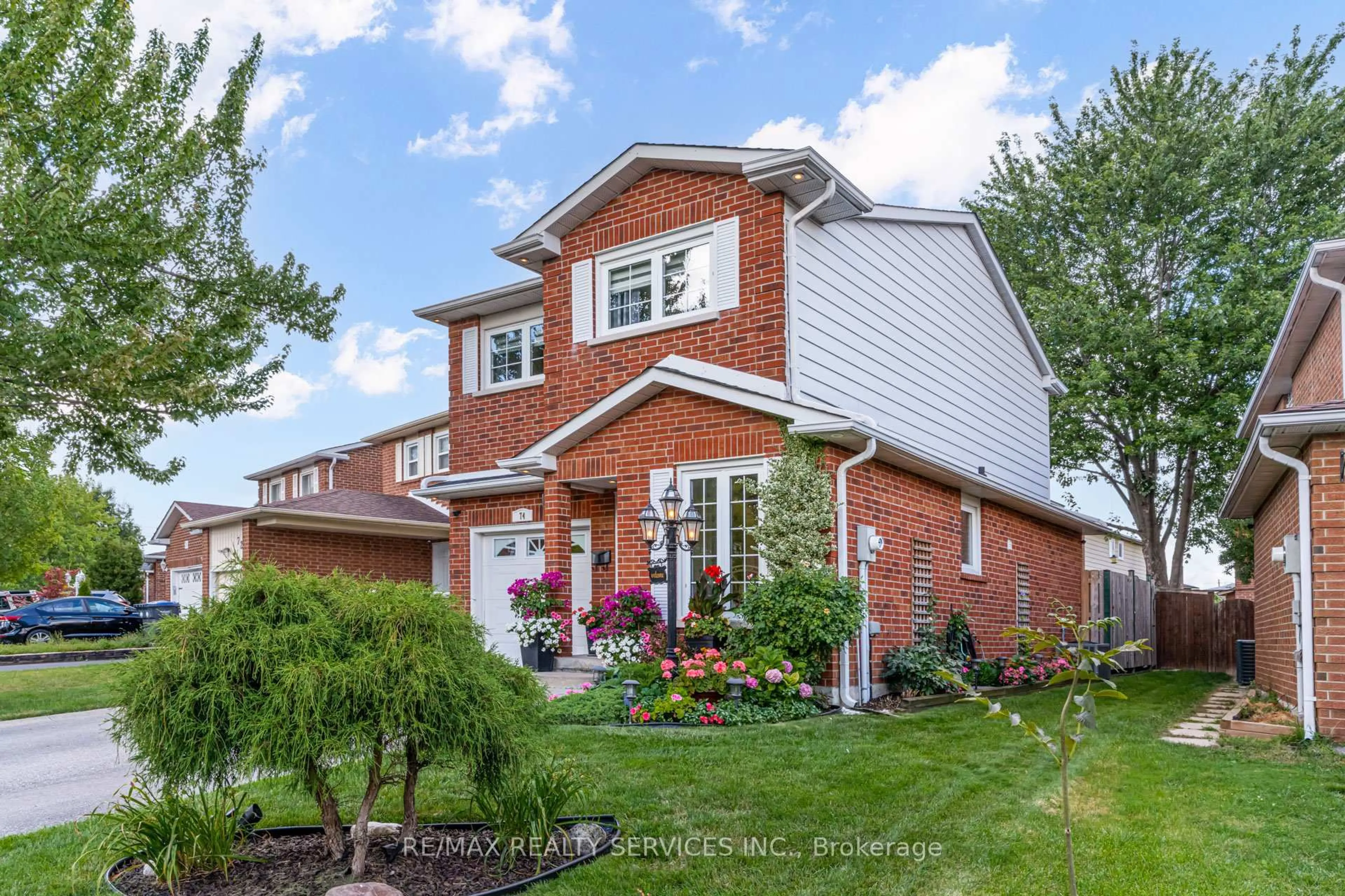 Home with brick exterior material, street for 74 Crenshaw Crt, Brampton Ontario L6Z 1W9