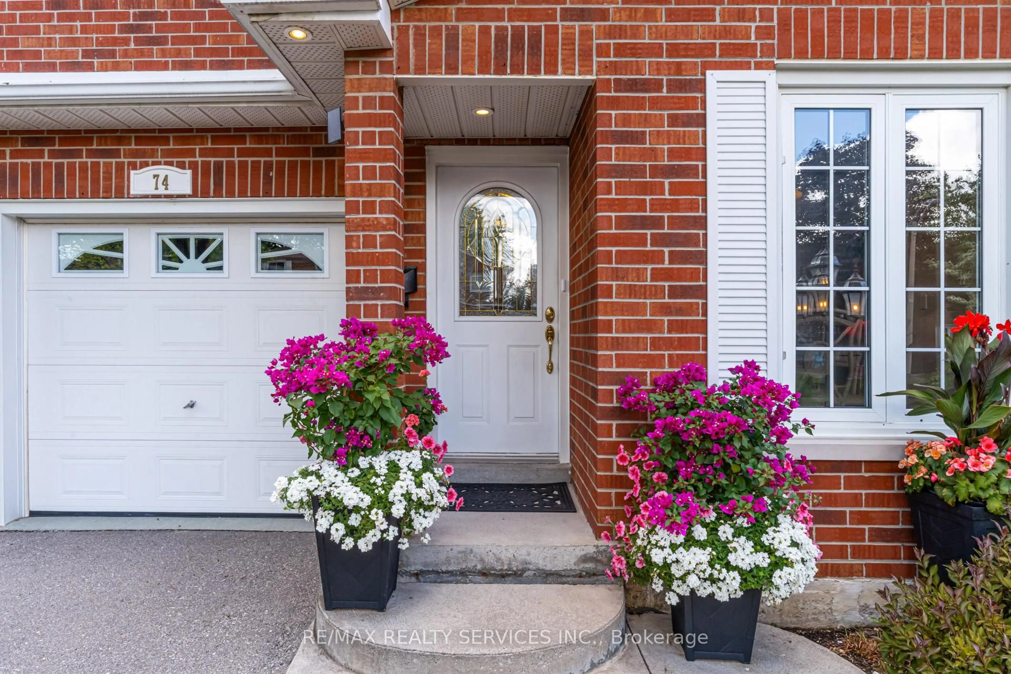 Unknown for 74 Crenshaw Crt, Brampton Ontario L6Z 1W9