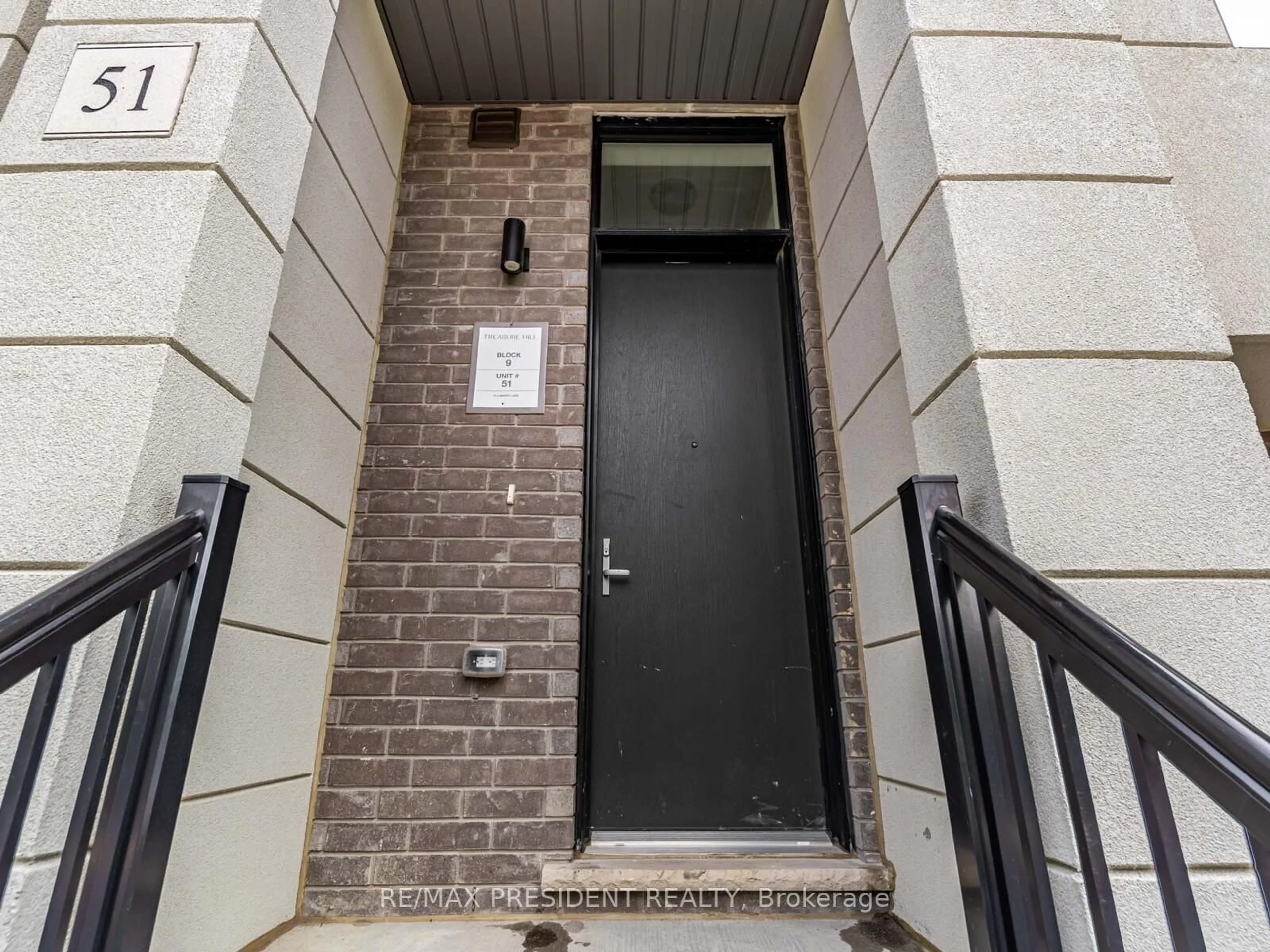 Indoor entryway for 51 Lambert Lane, Caledon Ontario L7E 4M4
