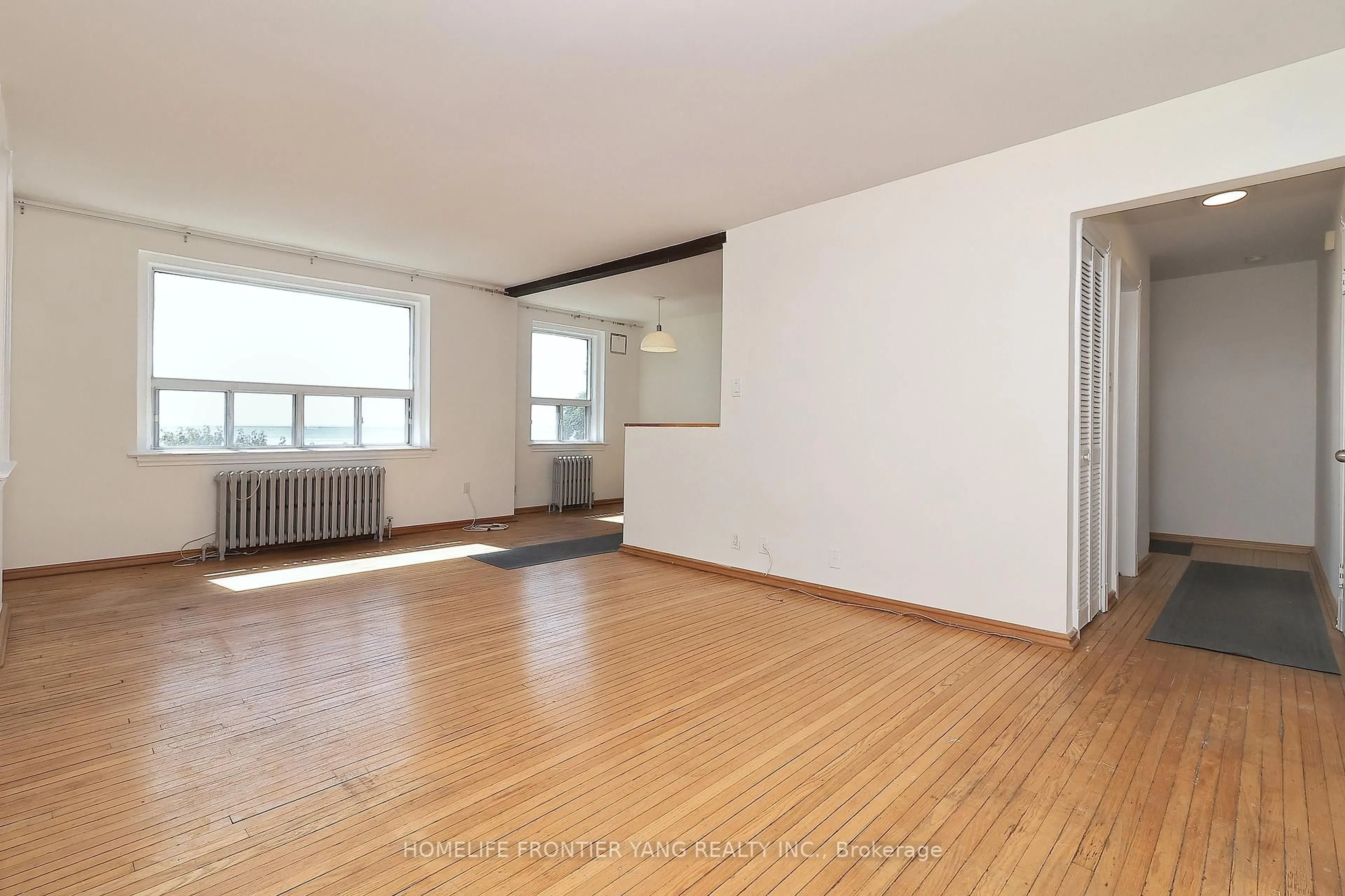 A pic of a room for 2697 Lake Shore Blvd #21, Toronto Ontario M8V 1G6