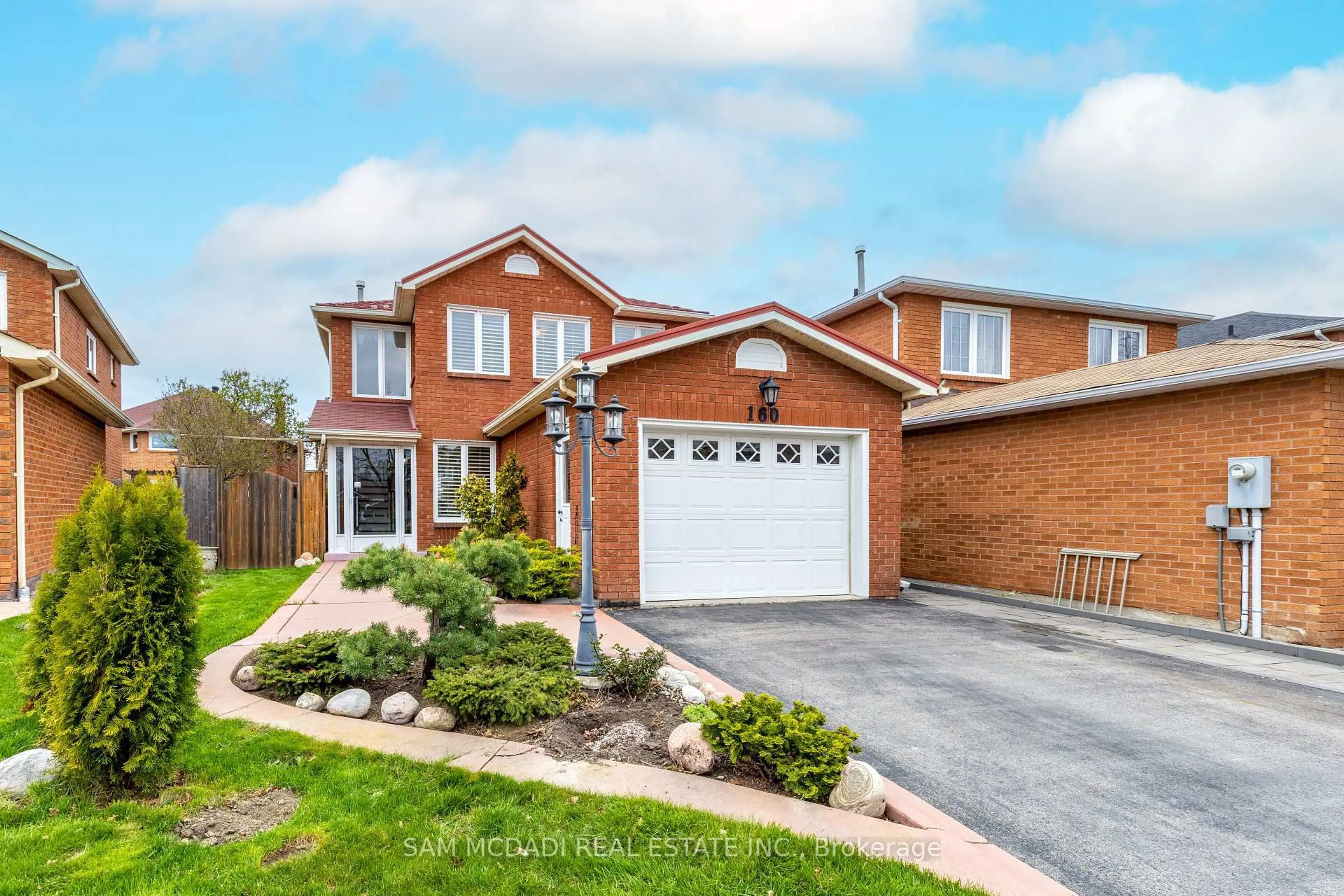 Home with brick exterior material, street for 160 Tuscadero Cres, Mississauga Ontario L4Z 3C1