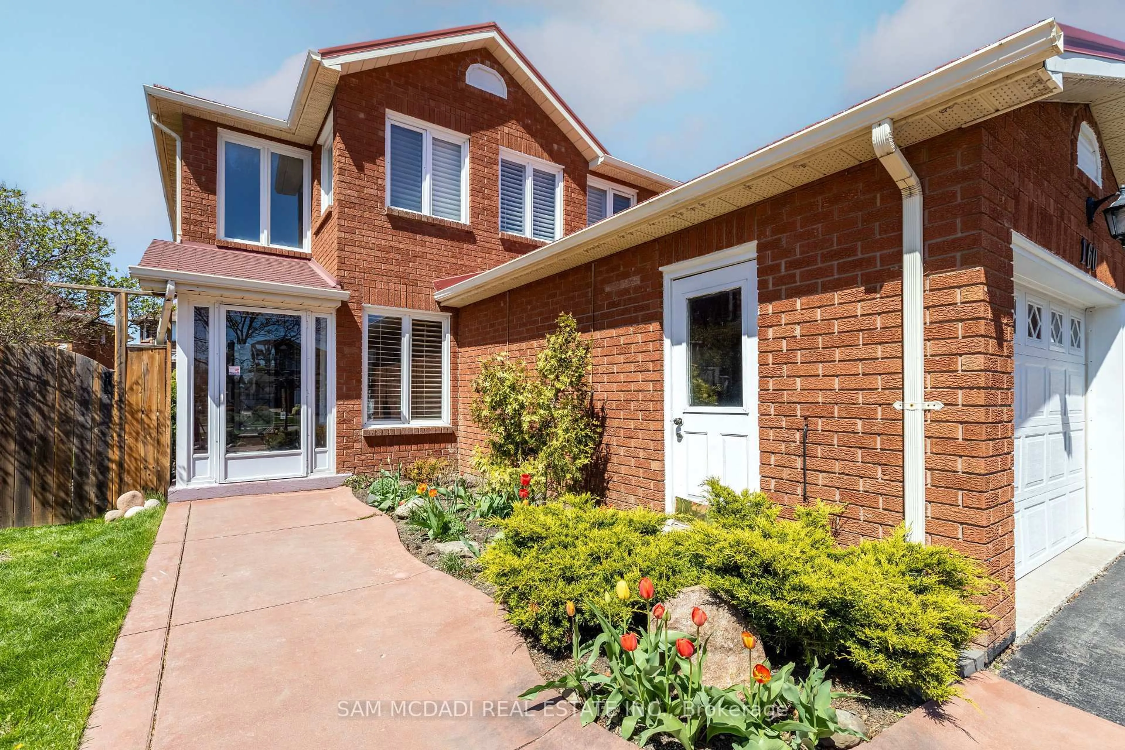 Home with brick exterior material, street for 160 Tuscadero Cres, Mississauga Ontario L4Z 3C1