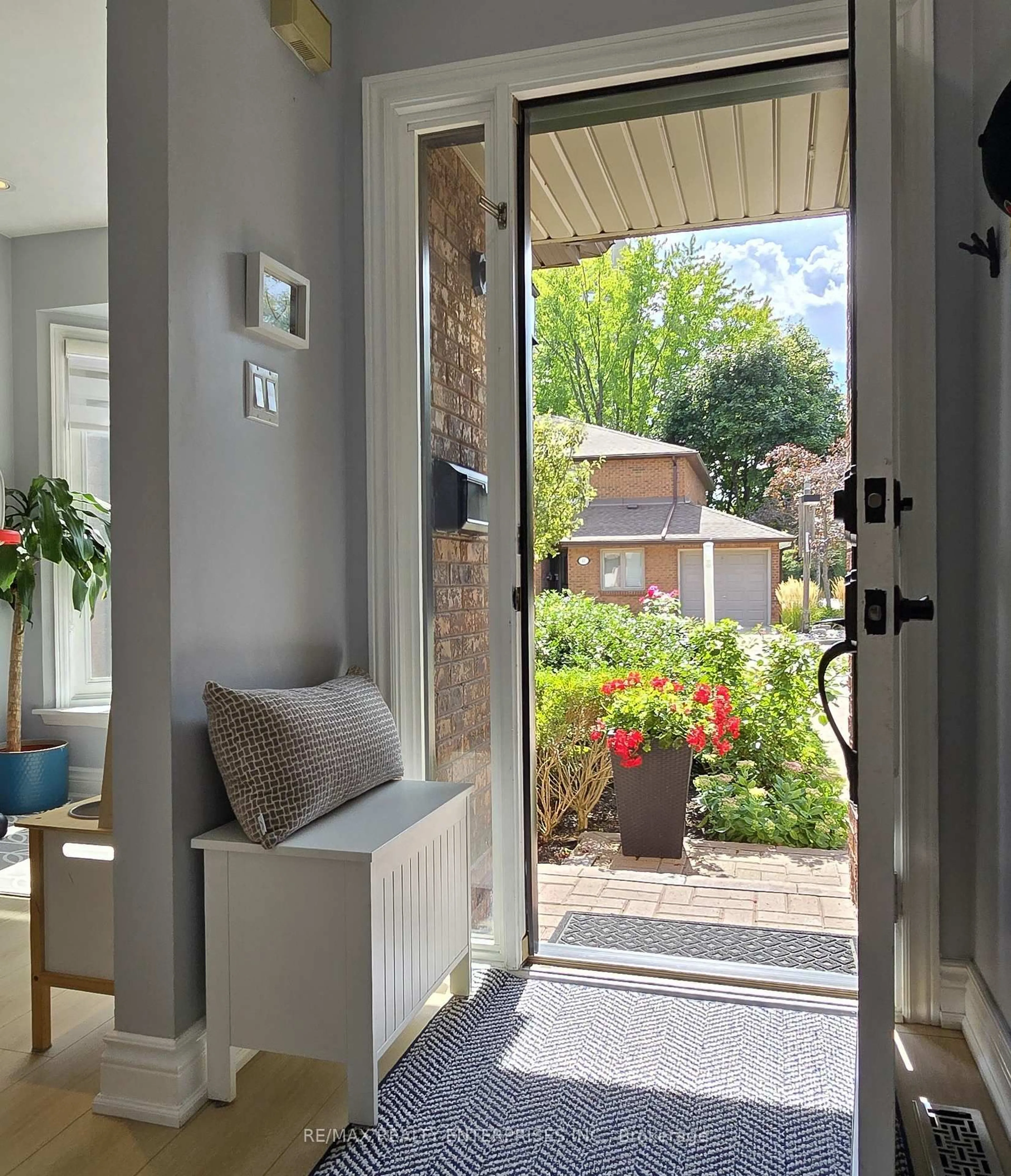 Indoor entryway for 1180 Walden Circ #19, Mississauga Ontario L5J 4J9