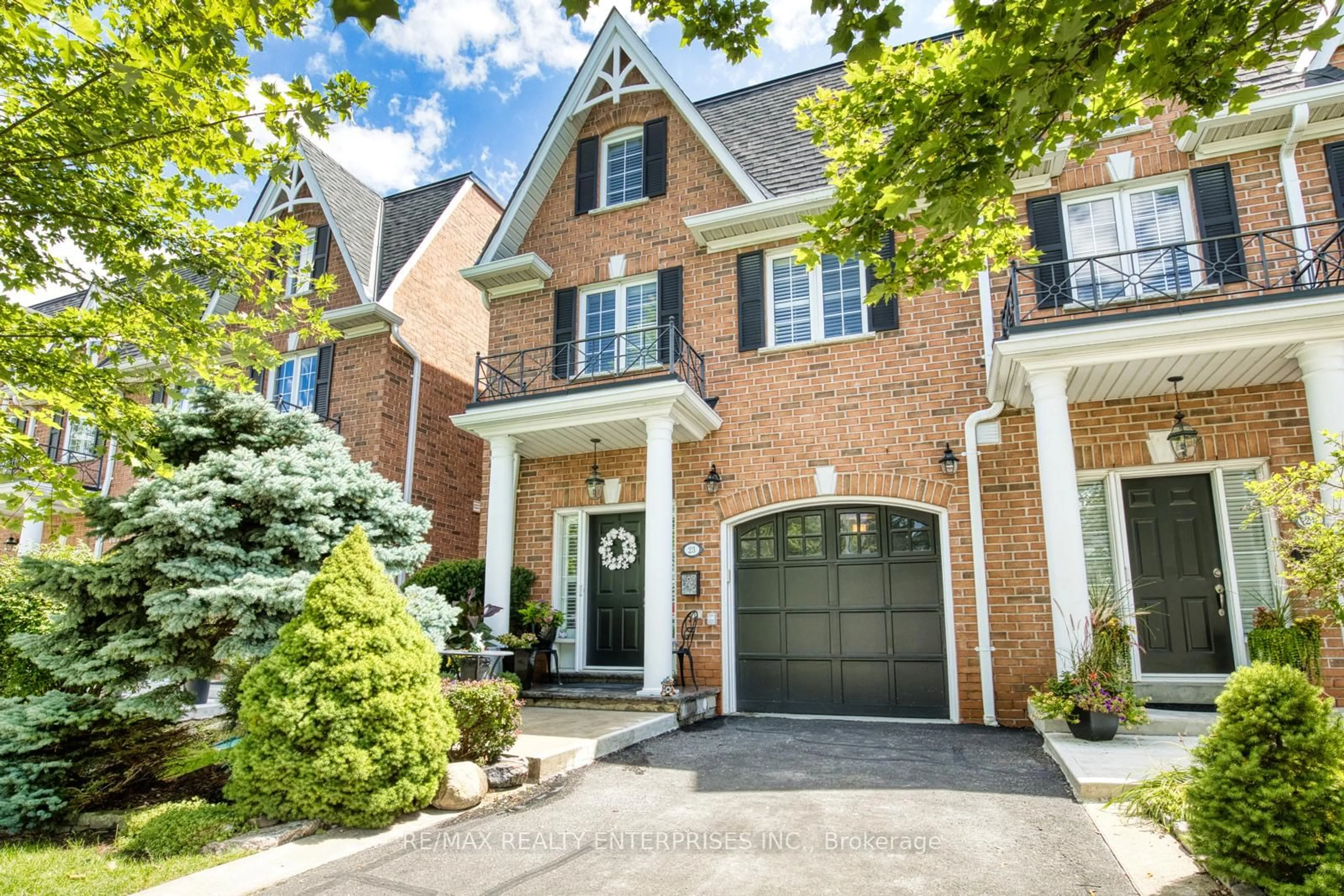 Home with brick exterior material, street for 23 Ellen St, Mississauga Ontario L5M 1R8