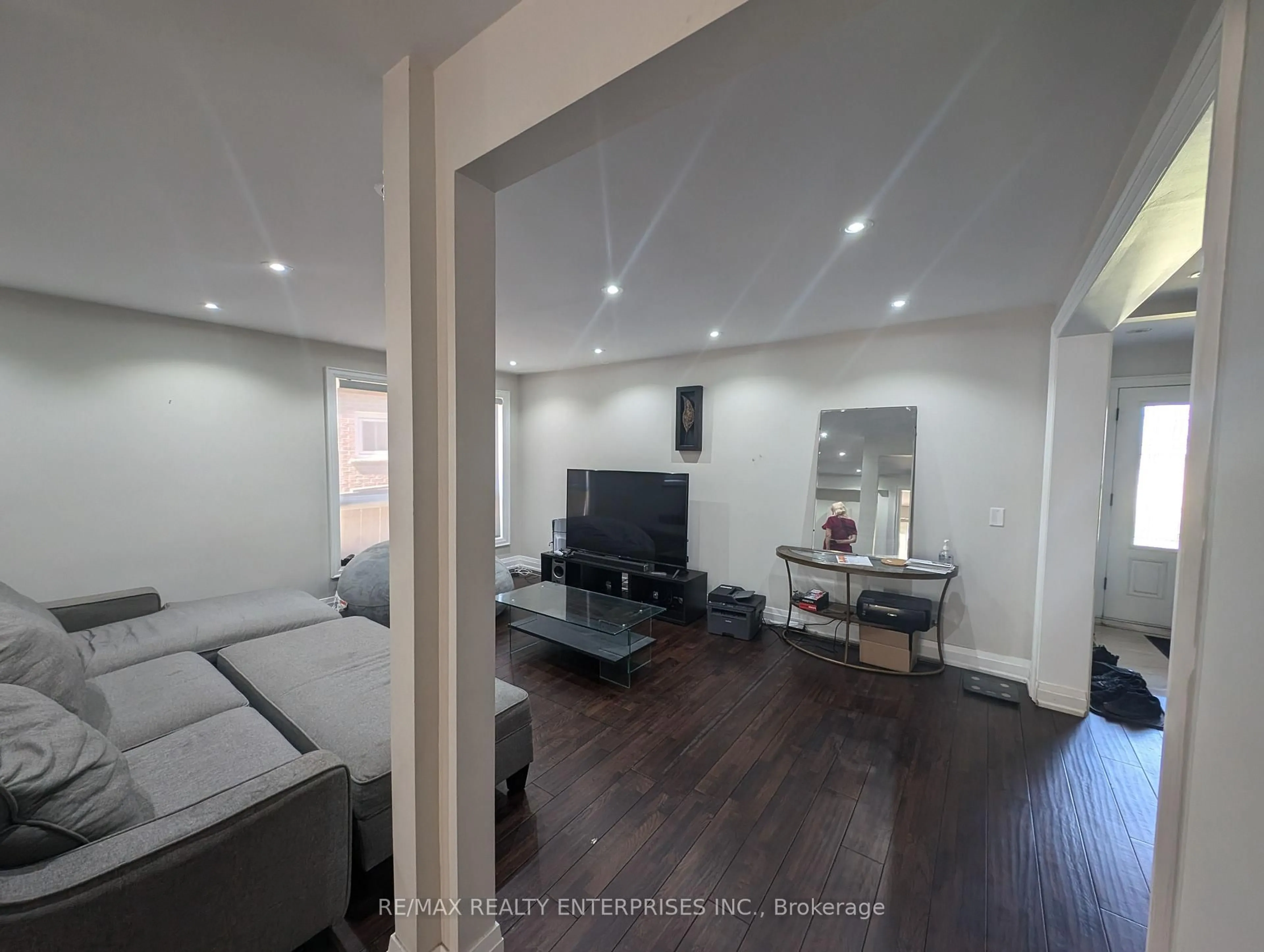 A pic of a room for 4149 Pascal Crt, Mississauga Ontario L4W 3C4