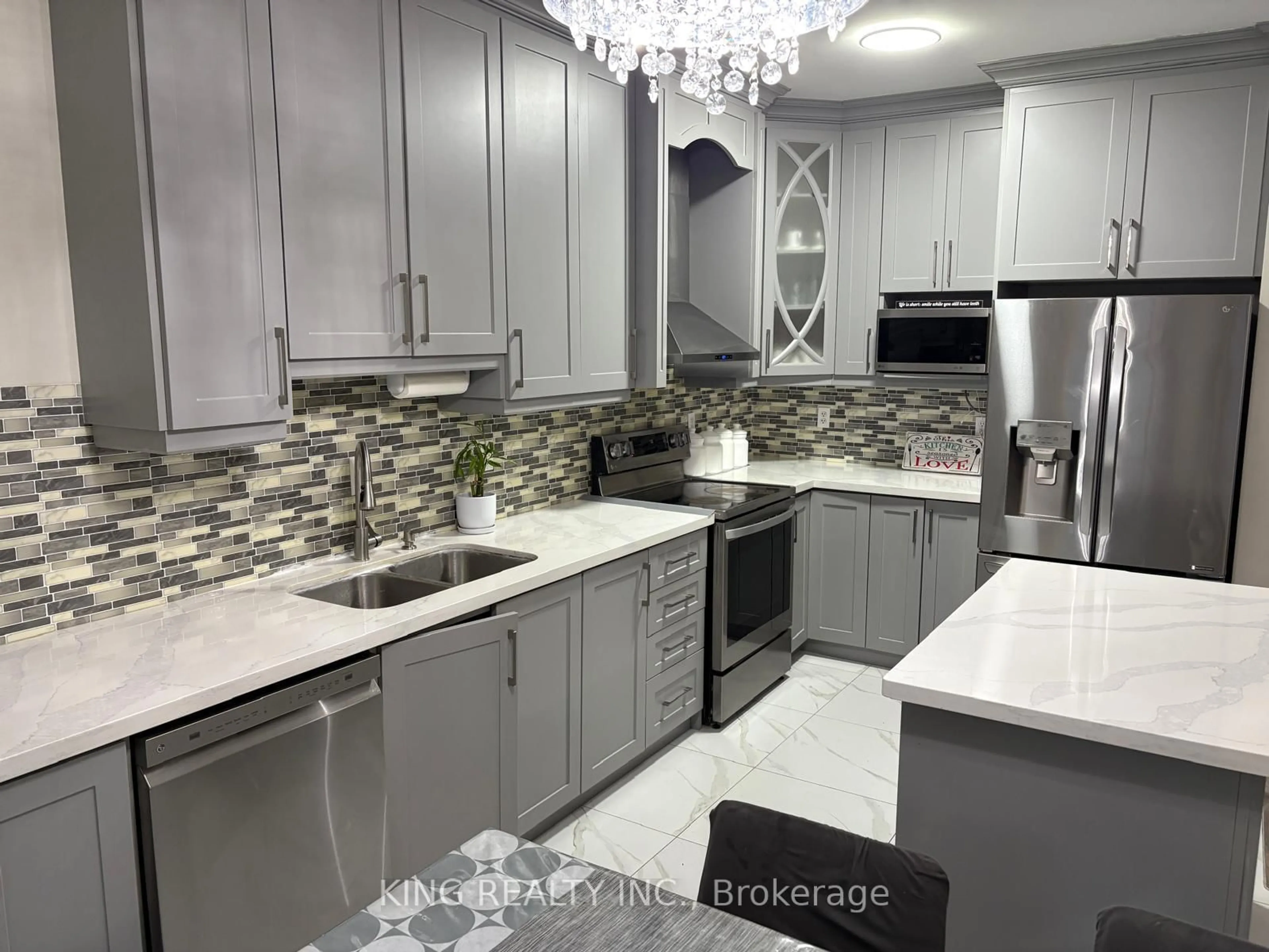 Contemporary kitchen, ceramic/tile floor for 398 Sunny Meadow Blvd, Brampton Ontario L6R 0N9