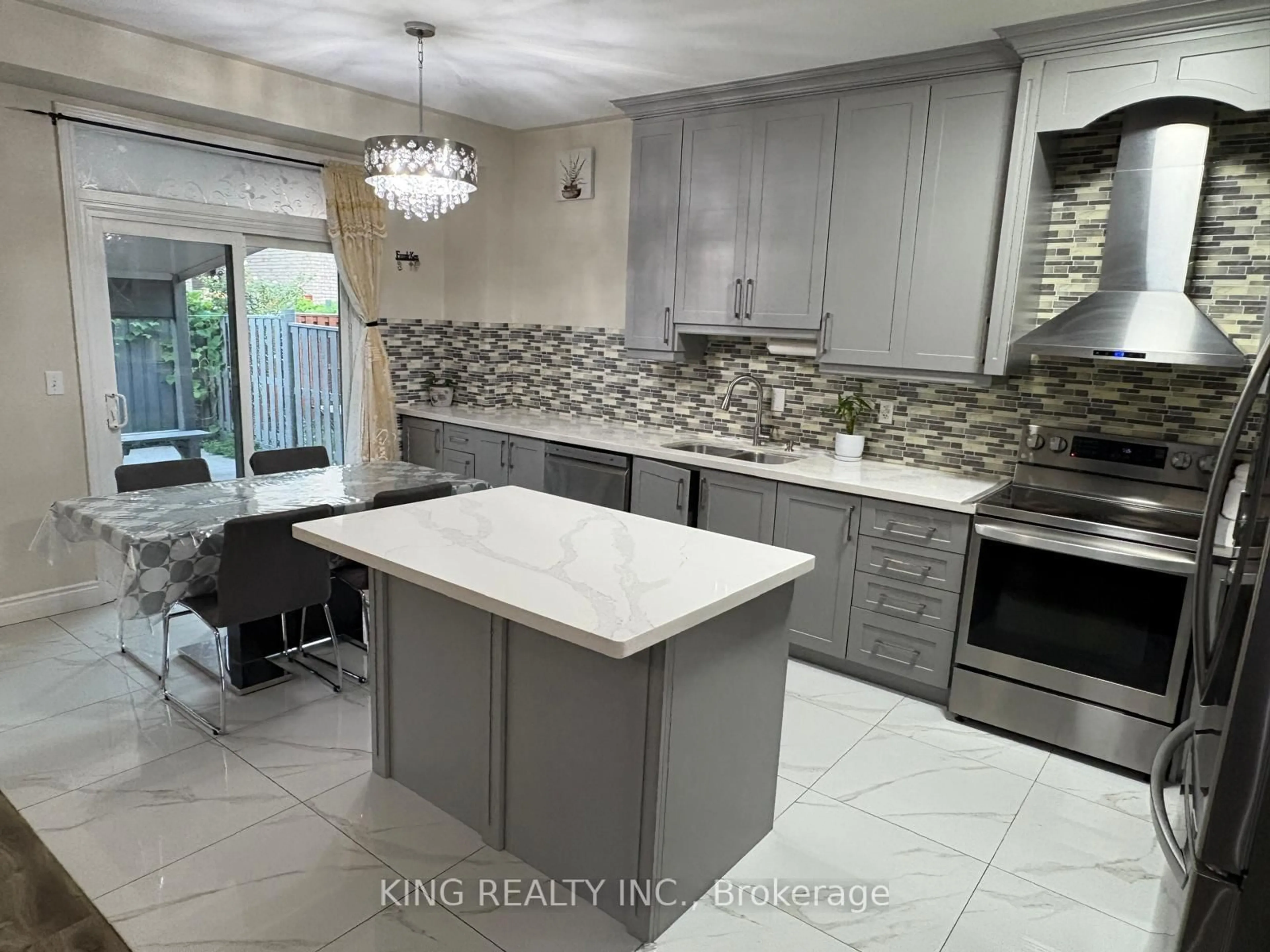 Open concept kitchen, ceramic/tile floor for 398 Sunny Meadow Blvd, Brampton Ontario L6R 0N9